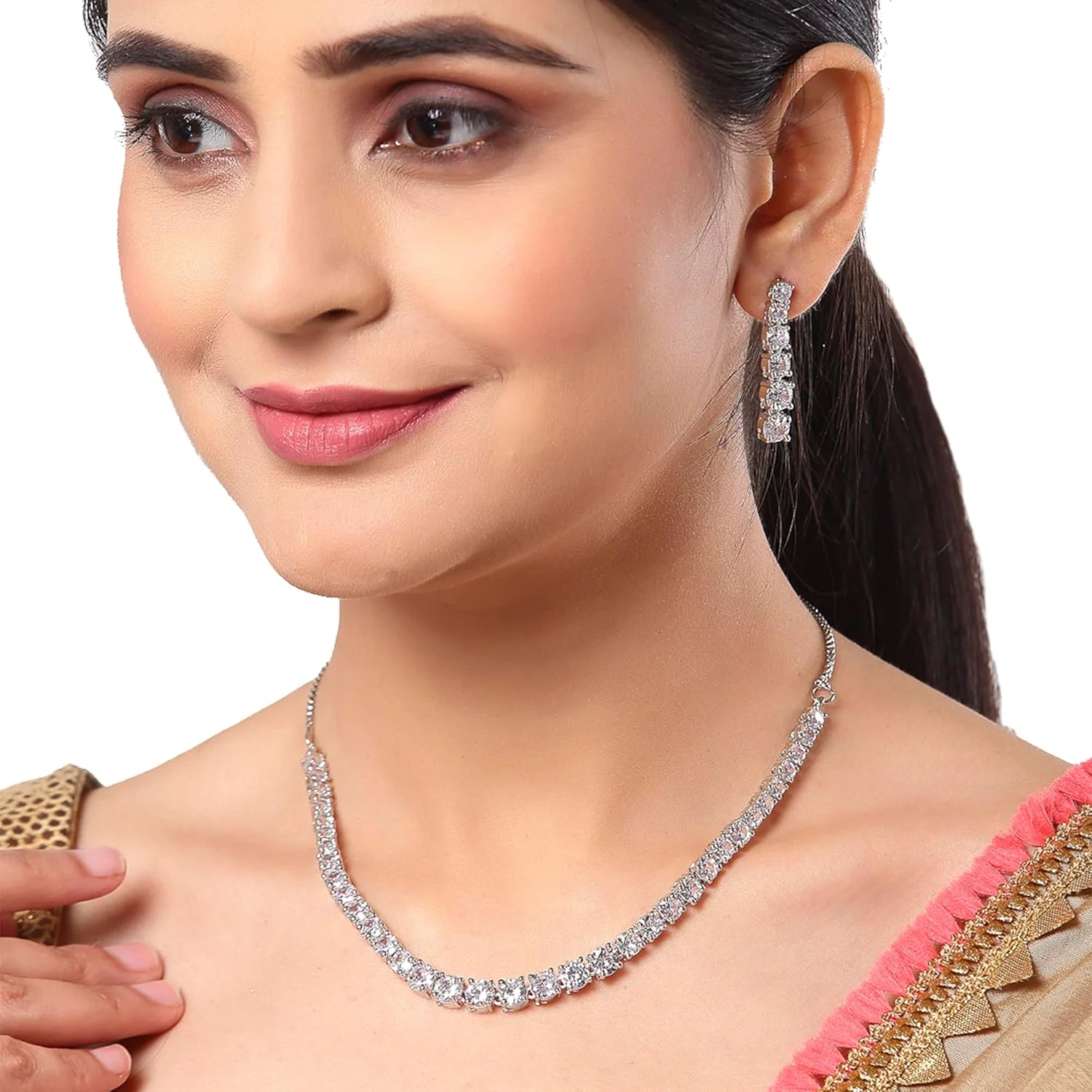 ست جواهرات زنانه Zeneme، گردنبند دایرهای دستساز با روکش طلای رزگلد و نگینهای درخشان ست جواهرات زنانه Zeneme، گردنبند دایرهای دستساز با روکش طلای رزگلد و نگینهای درخشان