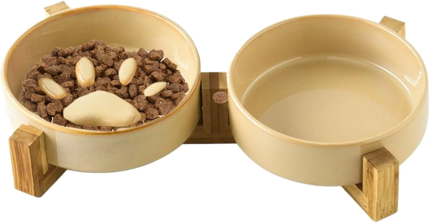 ظرف غذای سگ با قابلیت تغذیه آهسته | ظروف سرامیکی ضد لغزش طرح پنجه سگ به همراه پایه، لوازم غذاخوری و آبخوری مناسب برای استفاده در منزل، فضای باز، حیاط، باغ و کمپینگ