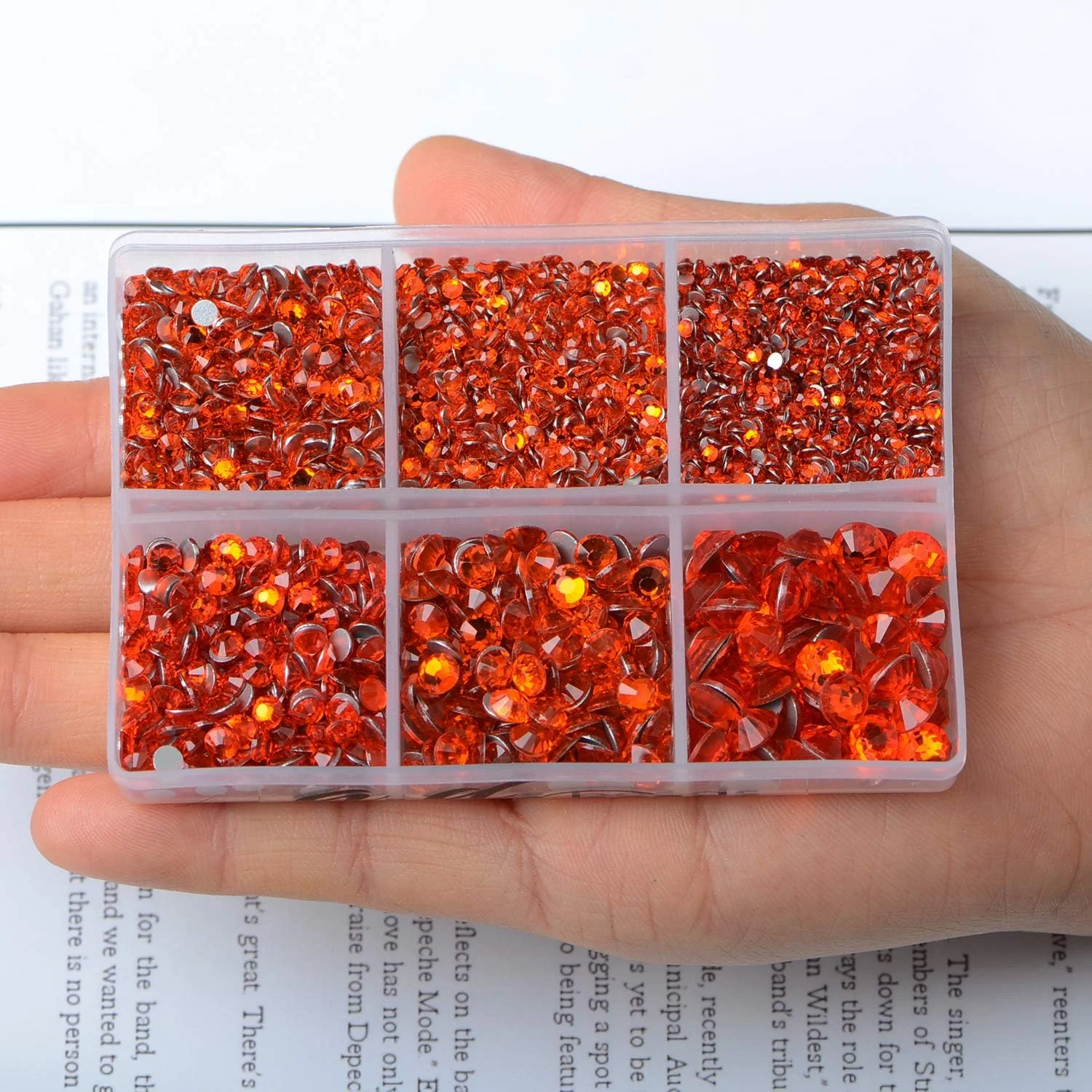 مهره های تزئینی 4300 عددی با پشت صاف برای طراحی ناخن، مهره های گرد در 6 سایز (2-6.5 میلی متر) به همراه جعبه سازمان دهنده، قلم برداشتن نگین برای تزئینات تلفن، صنایع دستی و DIY (نارنجی)