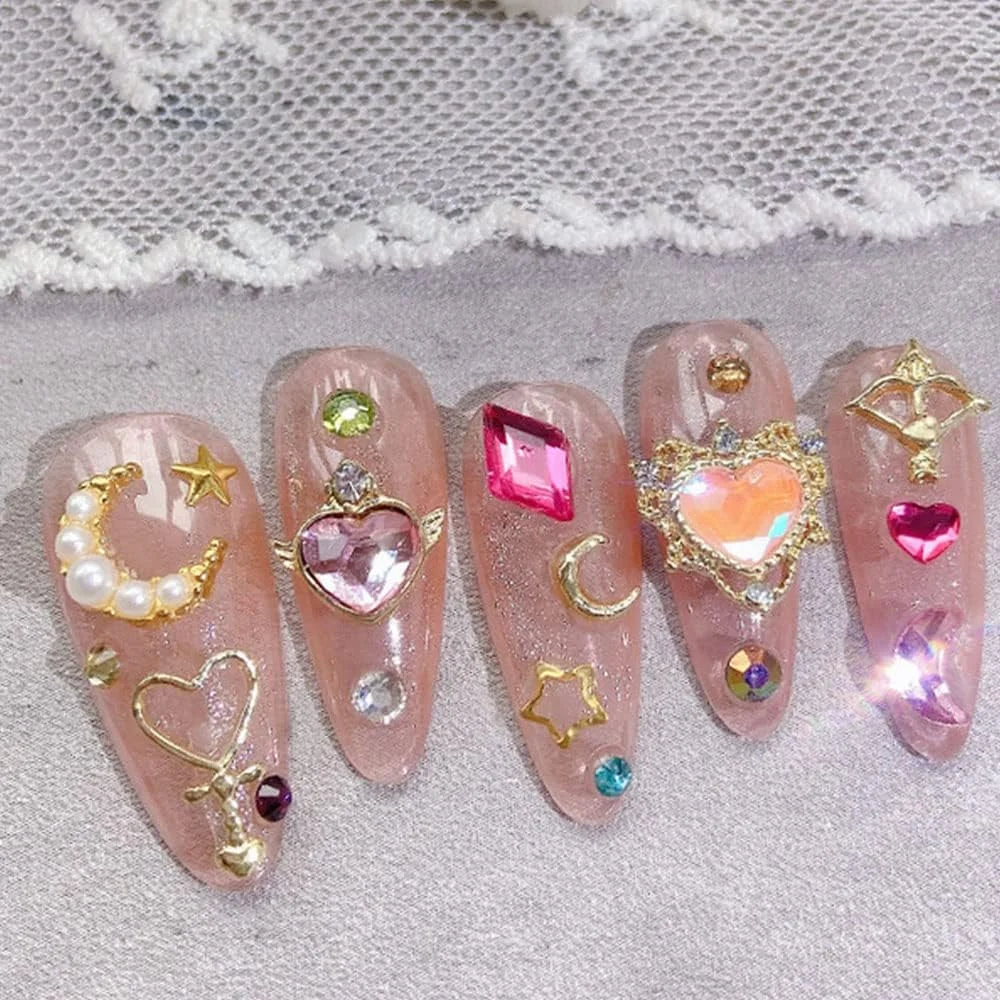 نگین های ناخن سه بعدی طرح ستاره و ماه، سنگ های تزئینی ناخن طرح قلب، نگین های آلیاژی برای طراحی ناخن، جواهرات و لوازم طراحی ناخن، یک جعبه نگین های ناخن سه بعدی طرح ستاره و ماه، سنگ های تزئینی ناخن طرح قلب، نگین های آلیاژی برای طراحی ناخن، جواهرات و لوازم طراحی ناخن، یک جعبه