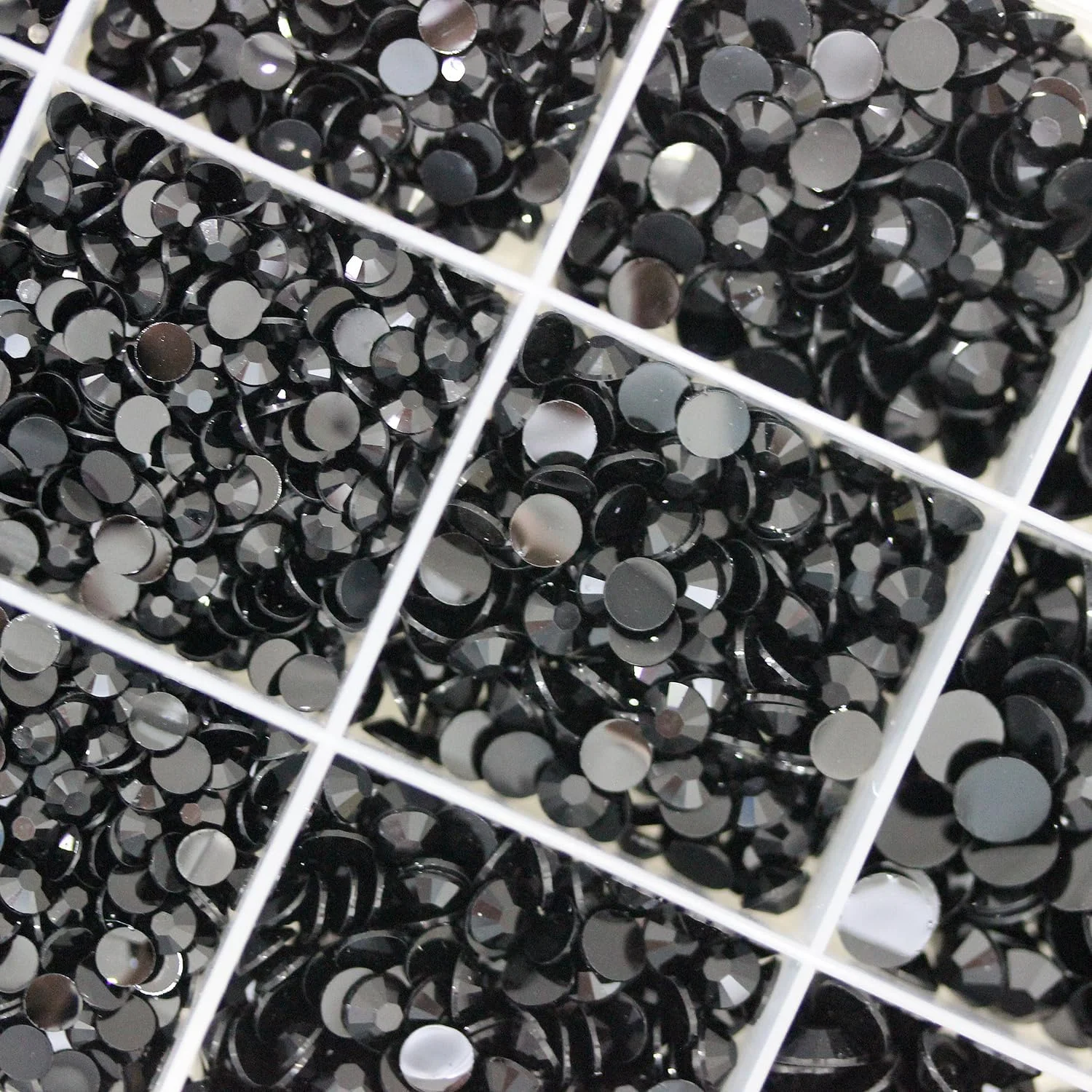 نگین های تزئین ناخن 9600 عددی، نگین های مشکی گرد ته صاف 2/3/4/5/6 میلی متری BetterJonny برای تزئین صنایع دستی و جواهرسازی (مدل B) نگین های تزئین ناخن 9600 عددی، نگین های مشکی گرد ته صاف 2/3/4/5/6 میلی متری BetterJonny برای تزئین صنایع دستی و جواهرسازی (مدل B)