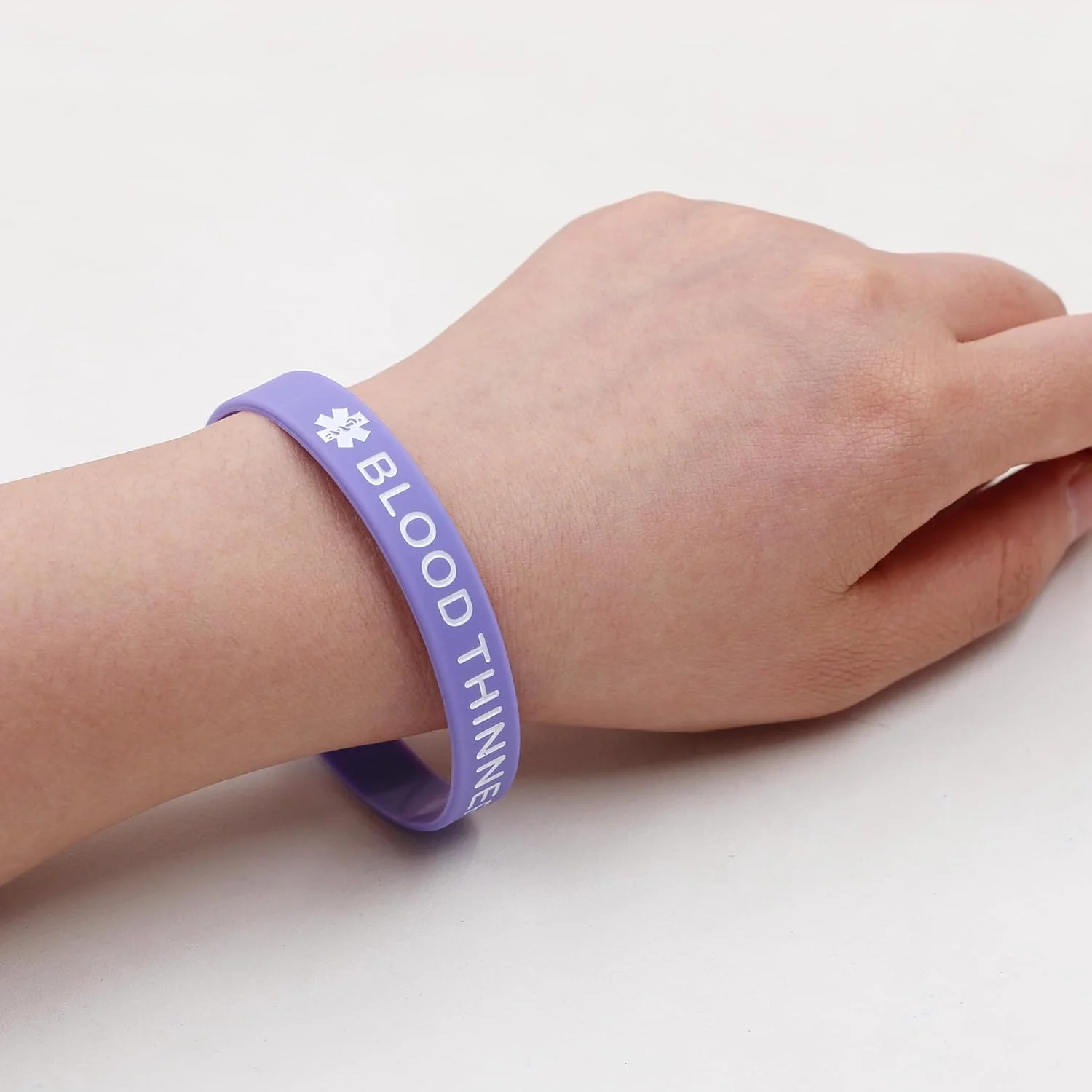 دستبند سیلیکونی بادوام پزشکی برای آقایان و بانوان، دستبند هشدار شناسه پزشکی راحت، دستبند بهداشتی اضطراری ضد عرق چند رنگ انعطاف پذیر برای خون، آلرژی، دیابت YA5101