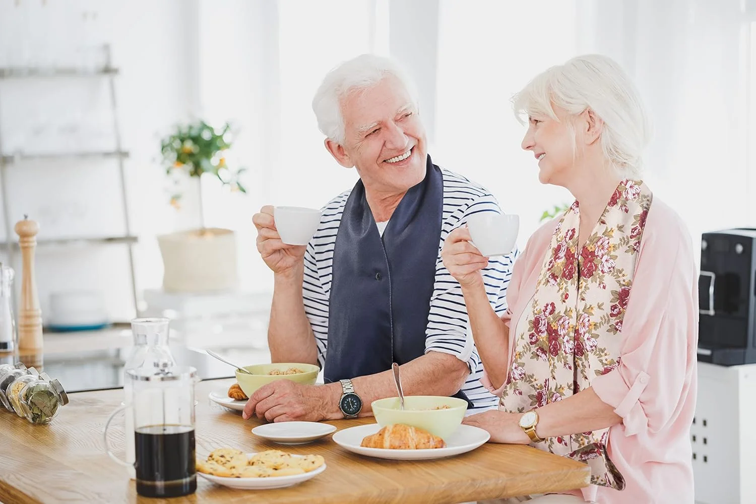 پیشبند بزرگسال Drive Medical، شال گردن غذاخوری، طرح گلدار/صورتی تیره، بسته 2 عددی