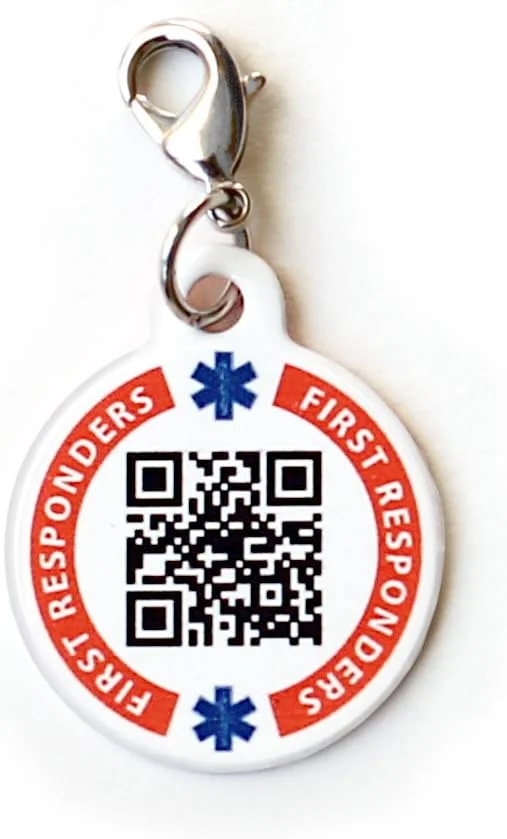 آویز دستبند شناسایی پزشکی هوشمند و اطلاعات اضطراری Dynotag با قابلیت اتصال به وب + قفل خرچنگی با DynoIQ و خدمات مادام العمر. فولاد، قطر 22 میلی متر.