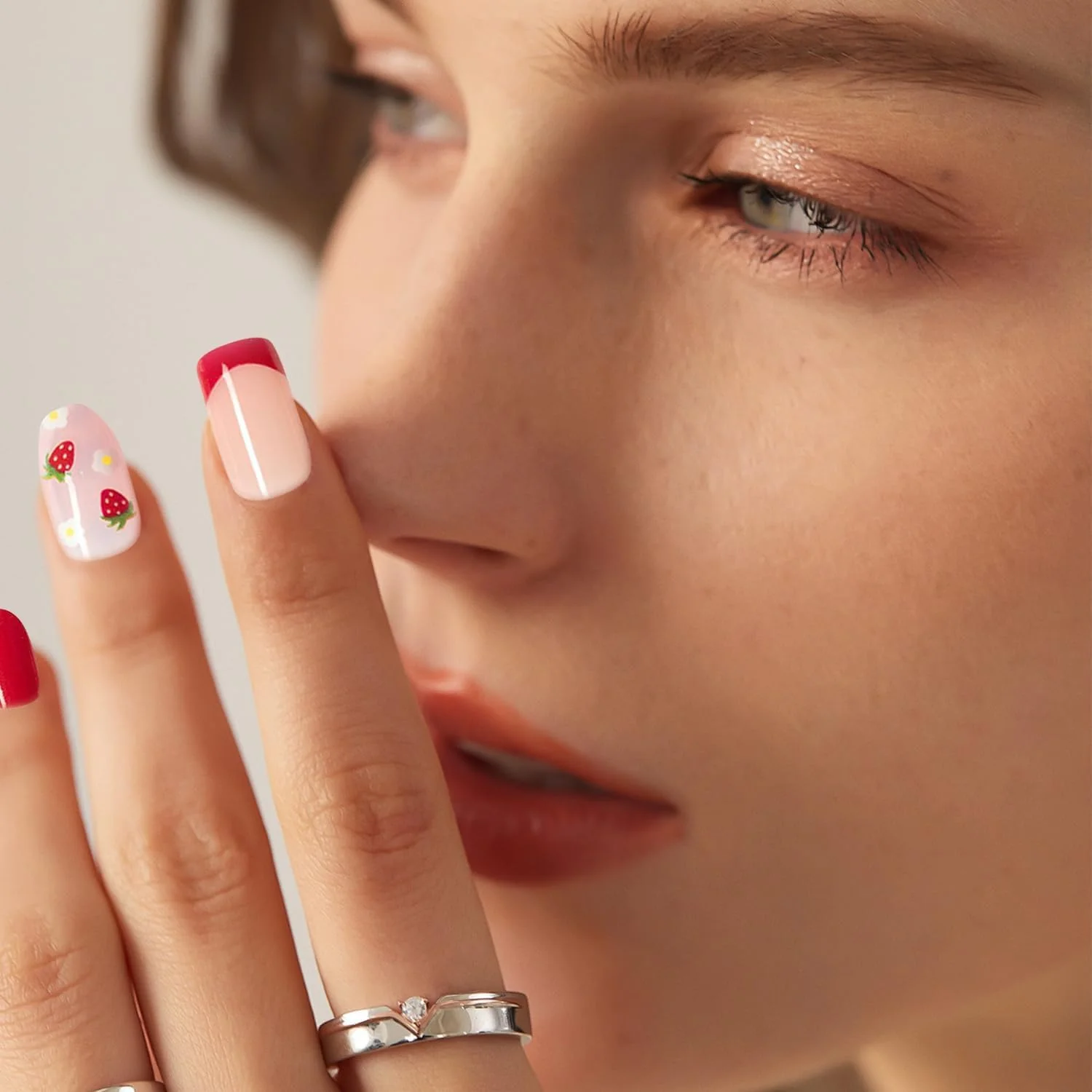 ناخن مصنوعی بچگانه آزونی، 96 عدد، ناخن های مصنوعی با طرح میوه ای، پوشش کامل و چسب دار، مناسب برای تزئین ناخن دختران