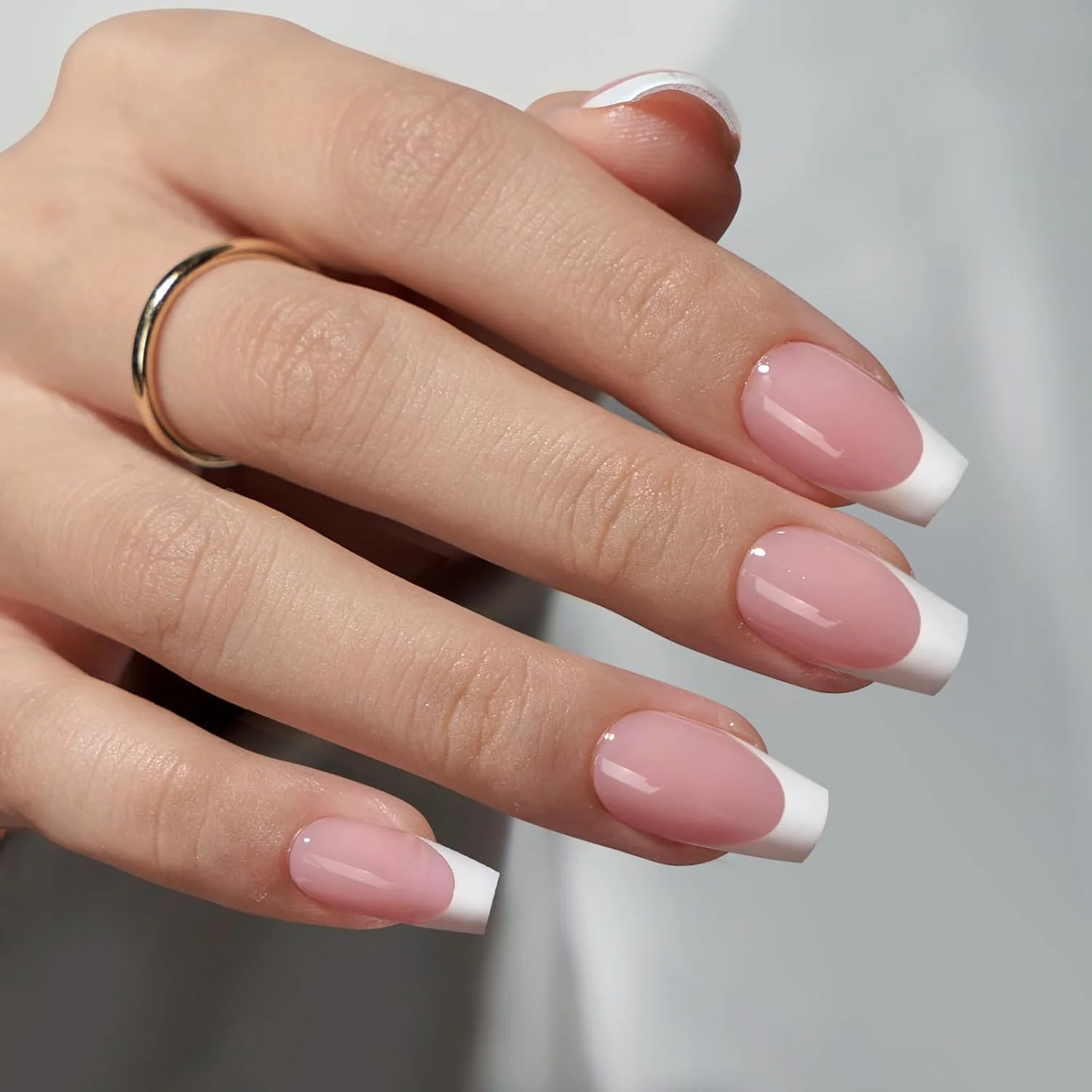 ناخن مصنوعی فرنچ ژلی BTArtboxnails - ناخن های مصنوعی فرنچ نوک صورتی کوتاه مدل تابوتی XCOATTIPS با پرایمر و بیس کت از پیش اعمال شده، بدون نیاز به سوهان کشیدن ناخن های مصنوعی برای طراحی ناخن