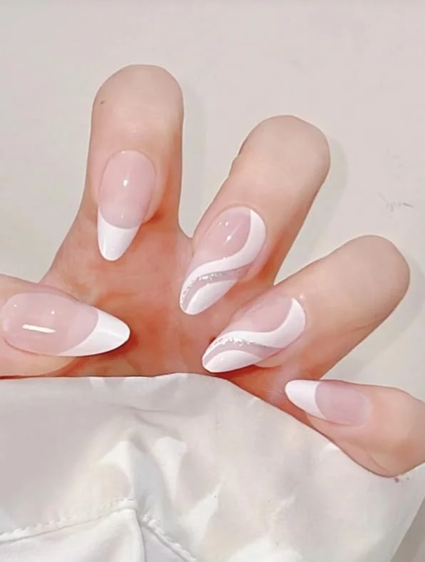 ناخن مصنوعی طرح موج سفید، کلاسیک، بادامی متوسط، رنگ ثابت براق، 24 عددی، طرح موج سفید شیک، ناخن های اکریلیک مصنوعی با چسب