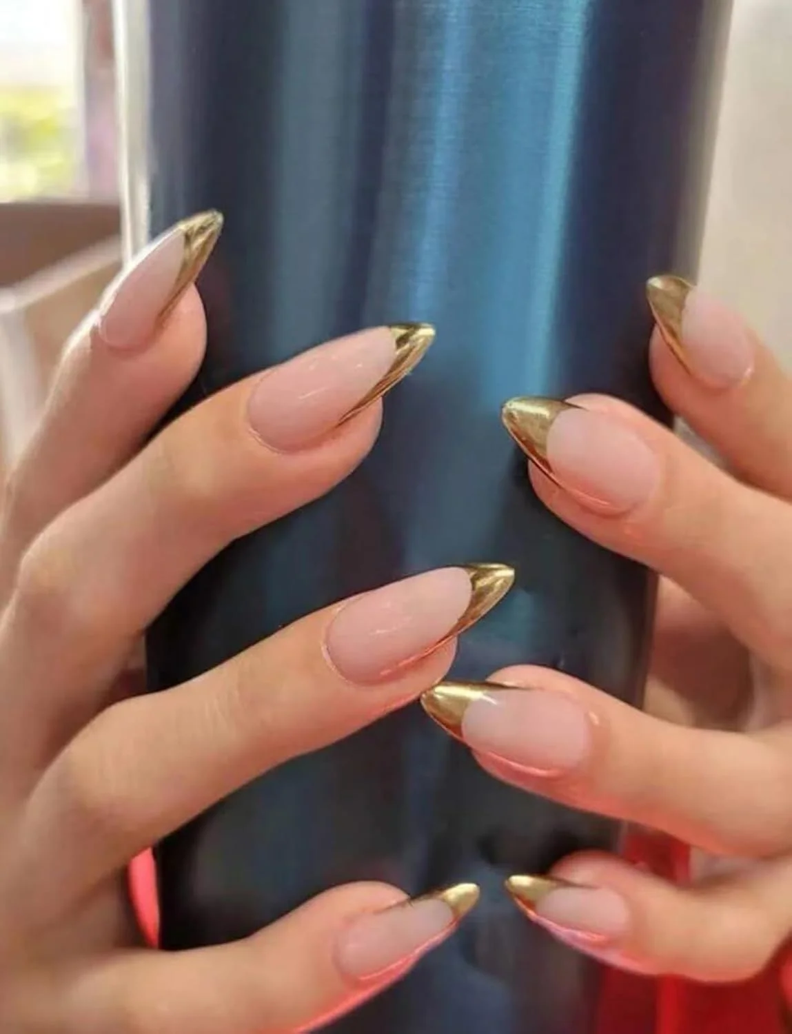 ناخن مصنوعی 24 عددی طلایی طرح فرانسوی با چسب