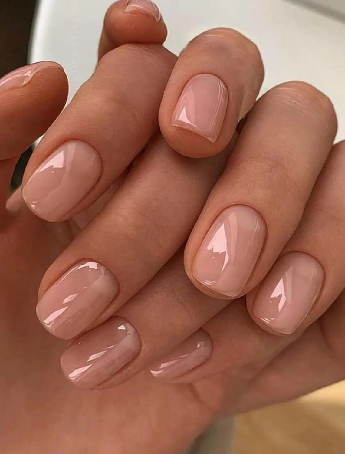 ناخن مصنوعی چسبی Suerte، نوک بژ، مانیکور فرانسوی، مربعی، رنگ ثابت، براق، 24 عددی، ناخن مصنوعی فرانسوی، متوسط، مانیکور طبیعی، طراحی ناخن مد روز، ناخن های اکریلیک فیک با کیت چسب