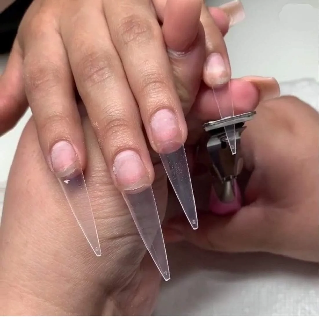 YIMART 600 عدد نوک ناخن مصنوعی بلند مدیوم آکریلیک، مناسب برای طراحی ناخن در سالن (شفاف)