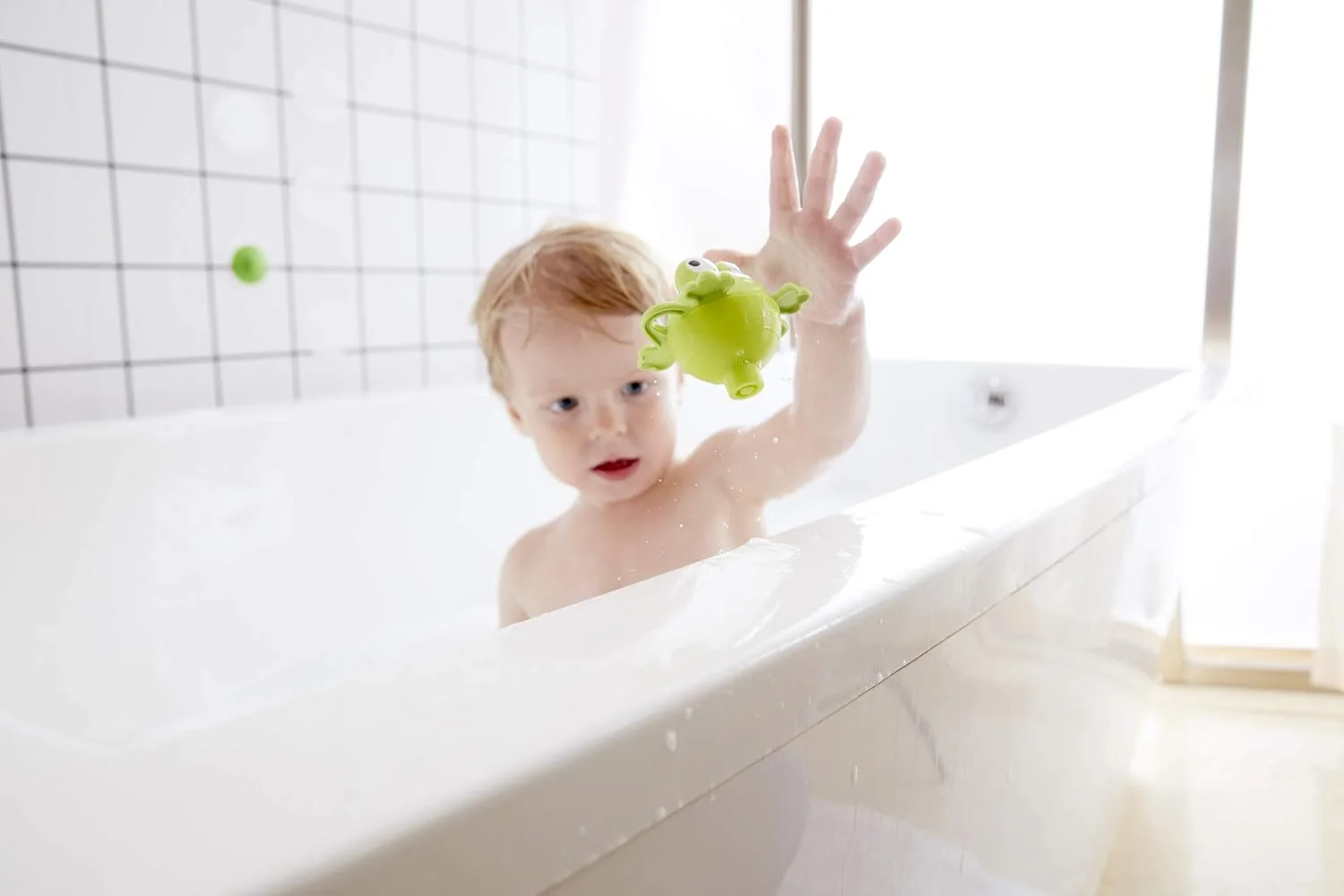 ست ماهیگیری دو نفره Hape، موجودات دریایی جهنده با تور و دسته میله ماهیگیری جداشدنی، اسباب بازی های حمام برای کودکان نوپا، 5 تکه اسباب بازی حمام چند رنگ، 2 سال به بالا