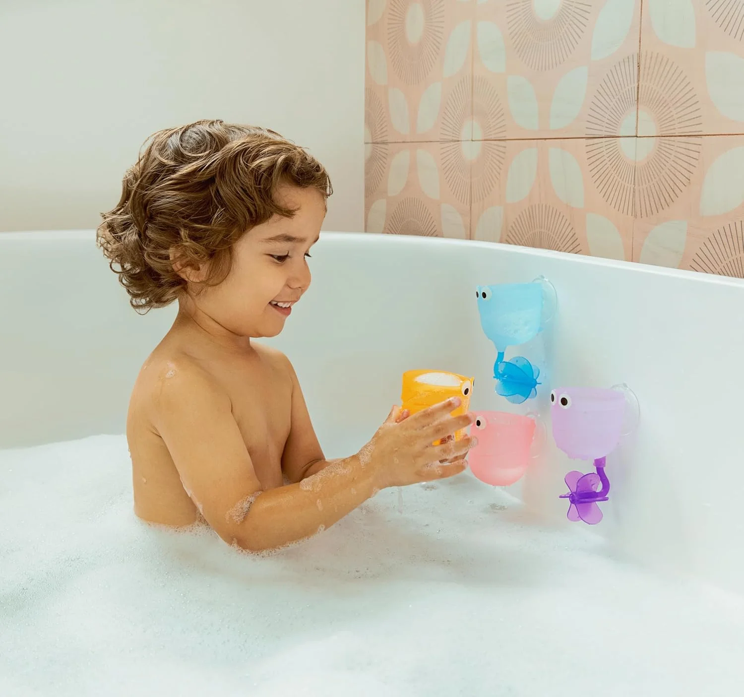 ست اسکوپ و آبریز حمام Munchkin Falls™، اسباب بازی حمام، سرگرمی و فعالیت حمام، اسباب بازی رنگارنگ برای سرگرم کردن کودکان، نوزاد/کودک نوپا/کودکان، 12 ماه به بالا. بسته 4 عددی