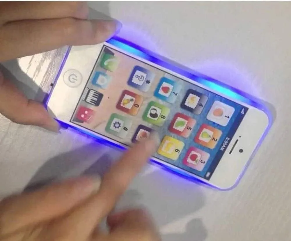 اسباب بازی تلفن همراه آموزشی YPhone با نورهای چشمک زن و پخش موسیقی برای کودکان - سفید