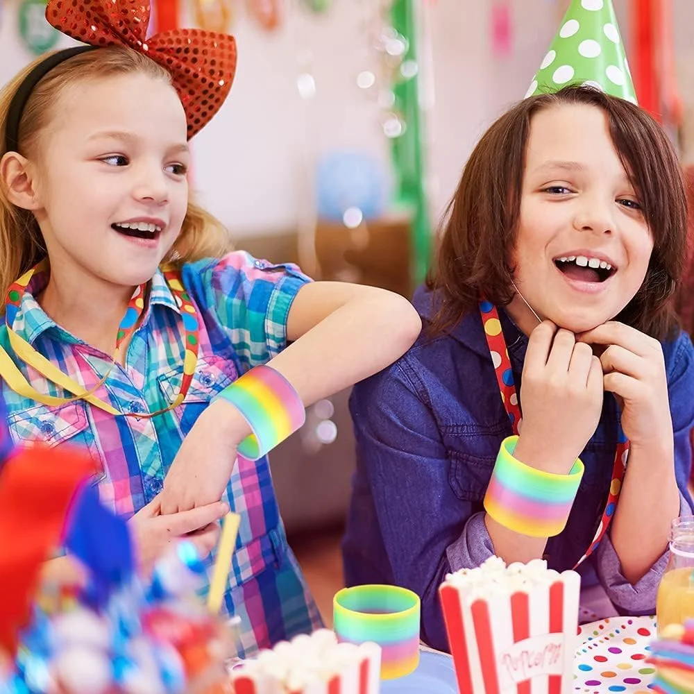 24 عدد فنر جادویی رنگین کمانی کوچک | اسباب بازی های سیم پیچی 3.5 سانتی متری برای کاهش استرس کودکان | هدیه جشن تولد برای پسران و دختران (3 سال به بالا) | جوایز کارناوال و اسباب بازی های آموزشی