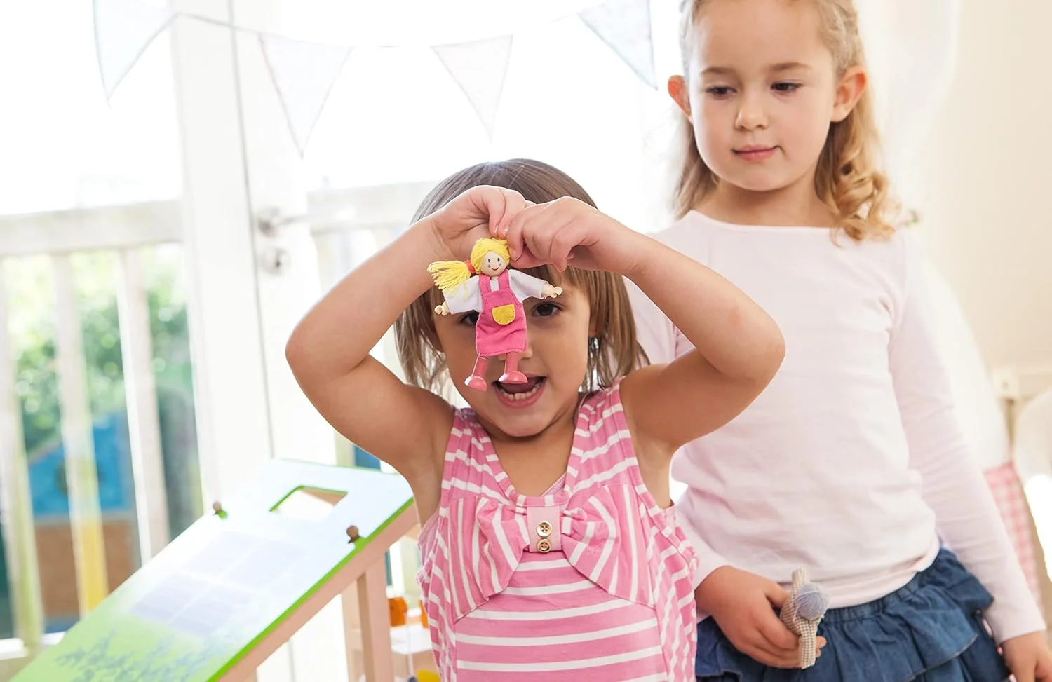 هاپه، خانواده شاد قفقازی، اسباب بازی های نقش آفرینی