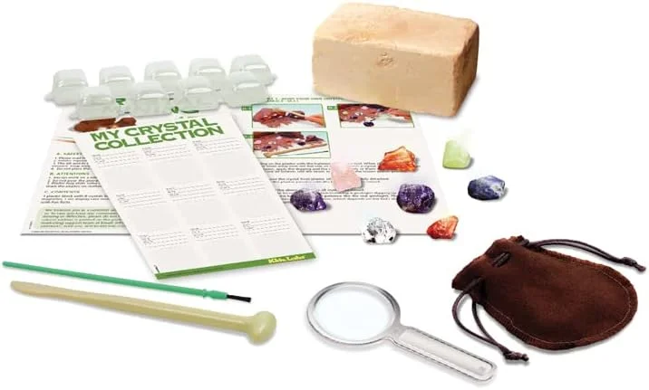 مجموعه استخراج کریستال 4M KidzLabs – حفاری و کشف 8 کریستال واقعی پنهان در یک سنگ گچی | کیت زمین شناسی STEM با ابزار و جعبه نمایش برای کودکان 8 سال به بالا
