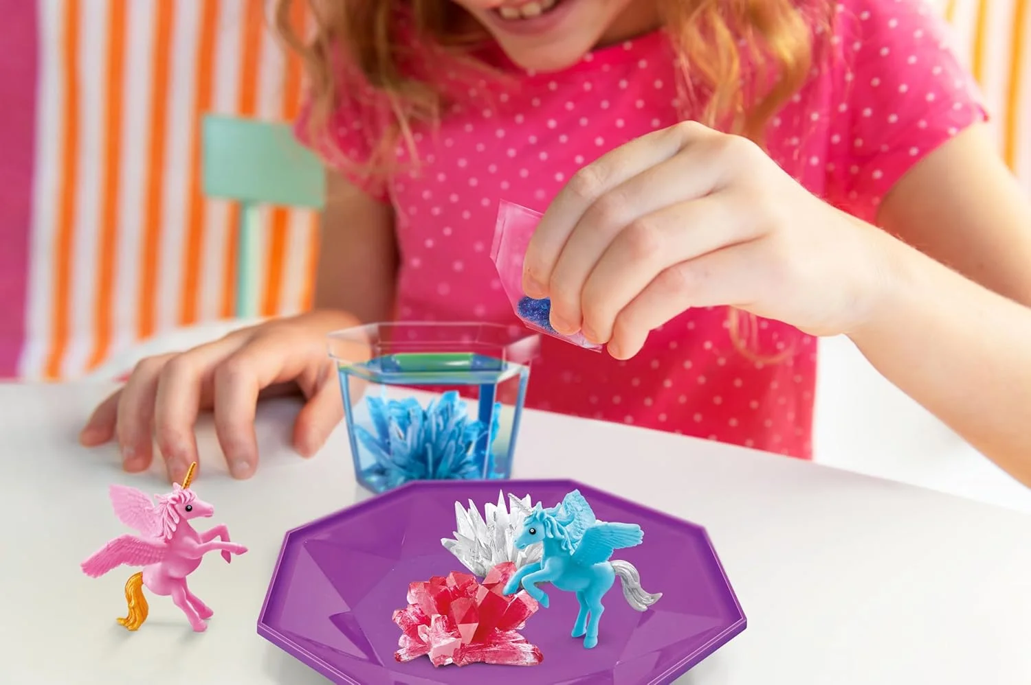 کیت تراریوم کریستالی تک شاخ جادویی 4M – 4 کریستال رنگارنگ را در یک گنبد سرزمین عجایب تک شاخ با مجسمه ها، ترکیبات دانه، ابزارهای اختلاط و برچسب تزئینی پرورش دهید—علم کریستال STEM برای سنین 10 سال به بالا