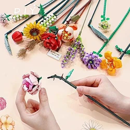 بلوک های ساختنی دسته گل، مجموعه اسباب بازی های ساختنی DIY با بسته بندی نفیس، مناسب برای دکوراسیون اتاق و تزئین میز (547 قطعه، 8 گل) بلوک های ساختنی دسته گل، مجموعه اسباب بازی های ساختنی DIY با بسته بندی نفیس، مناسب برای دکوراسیون اتاق و تزئین میز (547 قطعه، 8 گل)