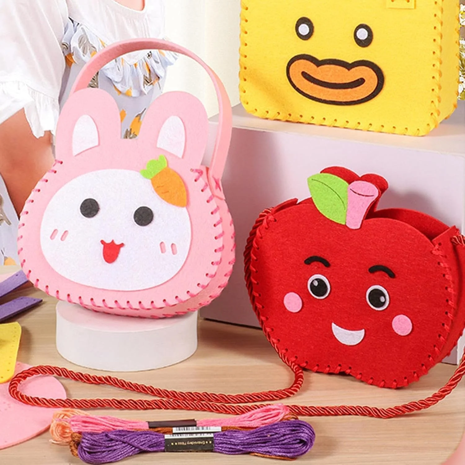 کیت کیف خیاطی برای کودکان، کیت کاردستی کیف دستی غیر بافته، اسباب بازی های آموزشی یادگیری خیاطی، توسعه مهارت های حرکتی ظریف، شامل الگوهایی برای پروژه های سرگرم کننده DIY، ایده آل برای کودکان
