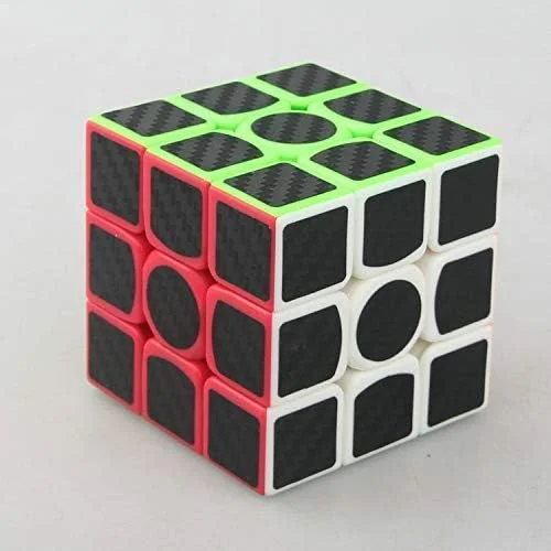 مکعب روبیک جادویی مرتبه سوم 57 میلیمتری با زیره رنگی و برچسب فیبر کربنی مشکی، اسباب بازی های هوش مکعب روبیک جادویی مرتبه سوم 57 میلیمتری با زیره رنگی و برچسب فیبر کربنی مشکی، اسباب بازی های هوش