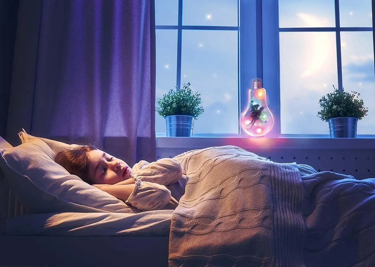 لامپ شب کودکانه 4M KidzMaker با طرح فرشته - چراغ خواب تزئینی خود را با جلوه های درخشان بسازید | کیت DIY برای کودکان 5 سال به بالا | دکوراسیون جادویی اتاق و پروژه نورپردازی | مدل 404772