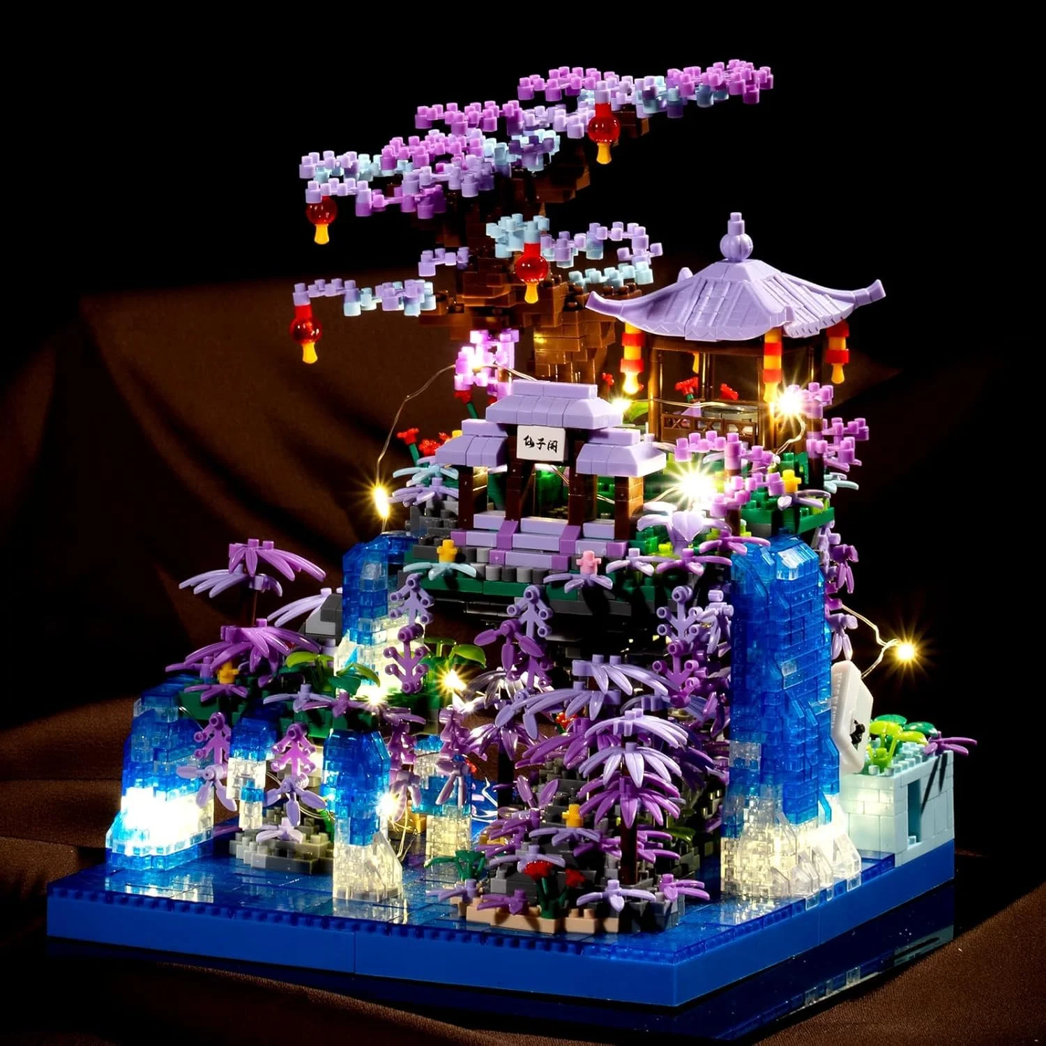 مجموعه بلوک های ساختمانی کوچک معماری چینی KASTWAVE، اسباب بازی های خلاقانه ساختمانی هدیه برای بزرگسالان و کودکان 14 سال به بالا، مدل مجموعه شکوفه های گیلاس بنفش برای نمایش (2500+ قطعه)