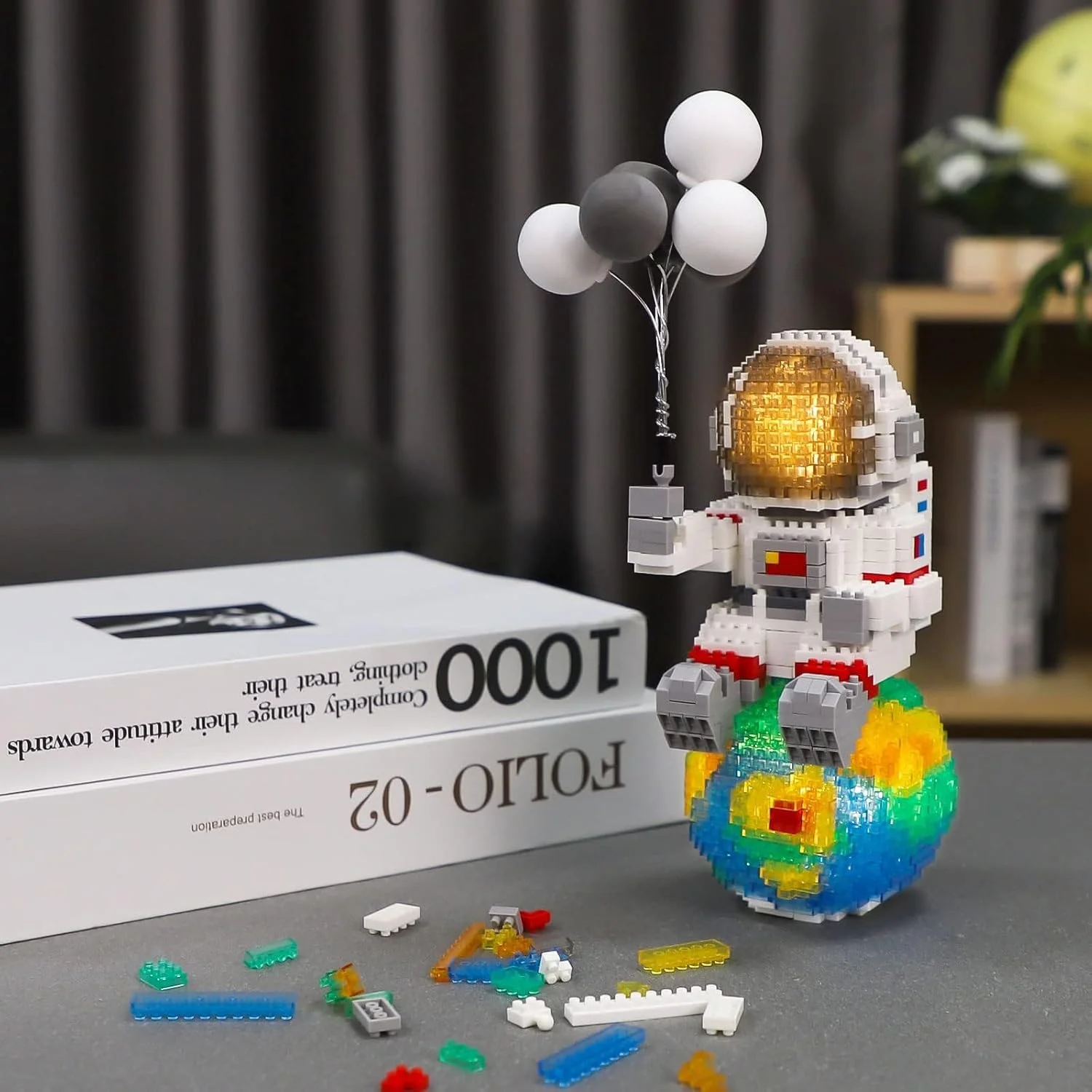 مجموعه مینی بلوک ساختنی فضانورد KASTWAVE، مجموعه بلوک مدل فضایی، مجموعه بلوک های کوچک نورانی LED 1368 تکه، ایده آل برای بزرگسالان و نوجوانان، بسته بادکنکی مدل با تم فضانورد مجموعه مینی بلوک ساختنی فضانورد KASTWAVE، مجموعه بلوک مدل فضایی، مجموعه بلوک های کوچک نورانی LED 1368 تکه، ایده آل برای بزرگسالان و نوجوانان، بسته بادکنکی مدل با تم فضانورد