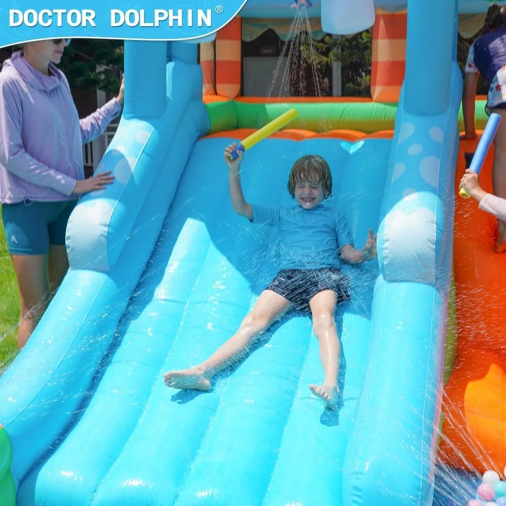 سرسره آبی و قلعه بادی اسب آبی دکتر دلفین با توپ آبپاش - سرسره استخر بادی کودکان با دیوار صخره نوردی و دکور درخت نخل