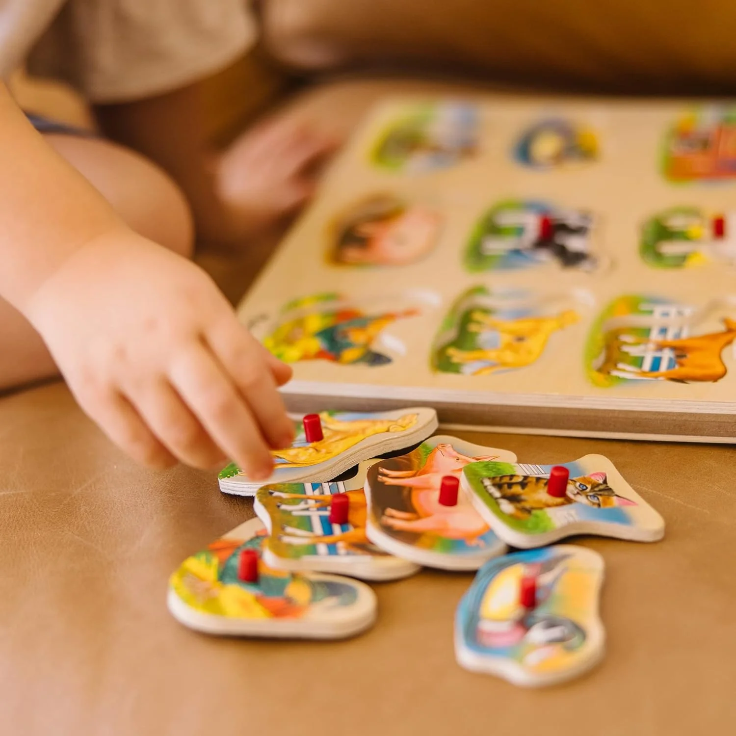 پازل صوتی حیوانات مزرعه ملیسا و داگ - پازل چوبی 8 تکه با صداهای واقعی حیوانات - اسباب بازی آموزشی اولیه برای مهارت های حرکتی ظریف، تشخیص حیوانات و بازی برای کودکان 2 سال به بالا | MD726