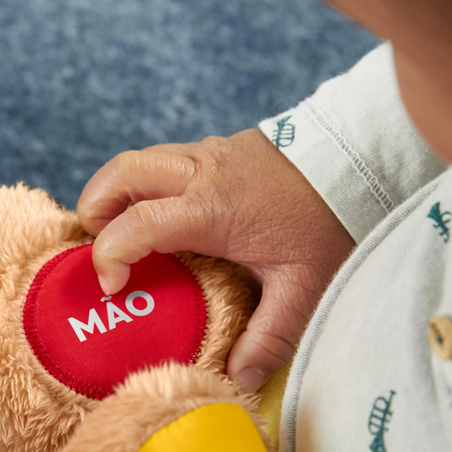 کنترلر بازی آموزشی Fisher-Price HXB62 برای نوزادان و کودکان نوپا به رنگ سبز، بازی ویدیویی غیر واقعی با عملکرد موسیقی و نور برای نوزادان از 6 ماهگی، نسخه آلمانی کنترلر بازی آموزشی Fisher-Price HXB62 برای نوزادان و کودکان نوپا به رنگ سبز، بازی ویدیویی غیر واقعی با عملکرد موسیقی و نور برای نوزادان از 6 ماهگی، نسخه آلمانی