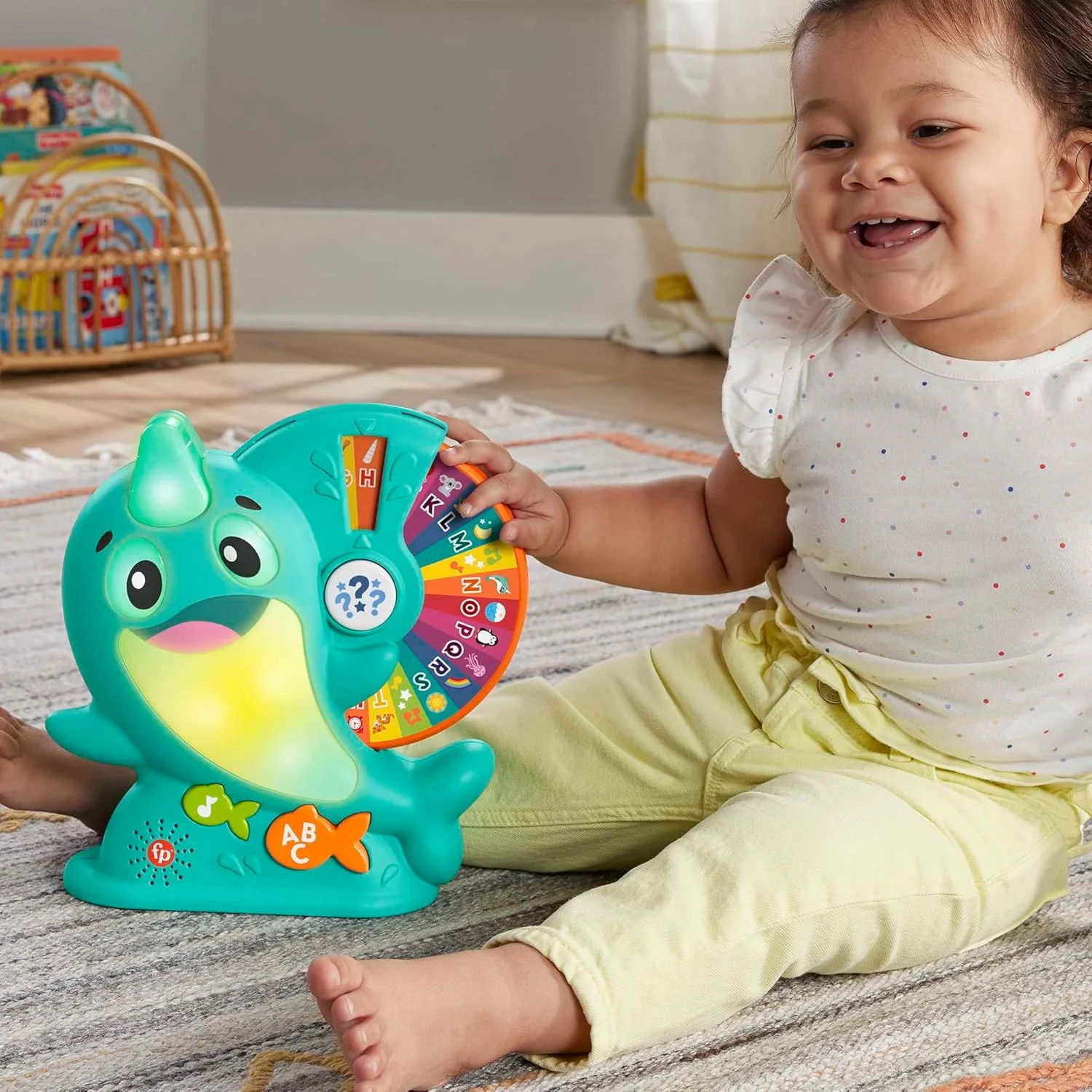 اسباب بازی نهنگ تک شاخ تعاملی FISHER-PRICE - صورت روشن شونده، شاخ، موسیقی، صدا، بازی آموزشی برای کودکان نوپا از 18 ماهگی، 135+ آهنگ، صدا و عبارات، سازگار با BlinkiLinkis، HRC58