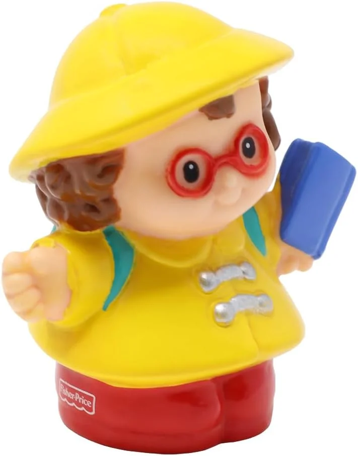 قطعه جایگزین Fisher-Price برای اتوبوس مدرسه Little People کلکسیونی یا مجموعه بازی روز بارانی 77873 - فیگور جایگزین مگی دختر کوچک با بارانی زرد و چکمه های قرمز که کتاب مدرسه در دست دارد