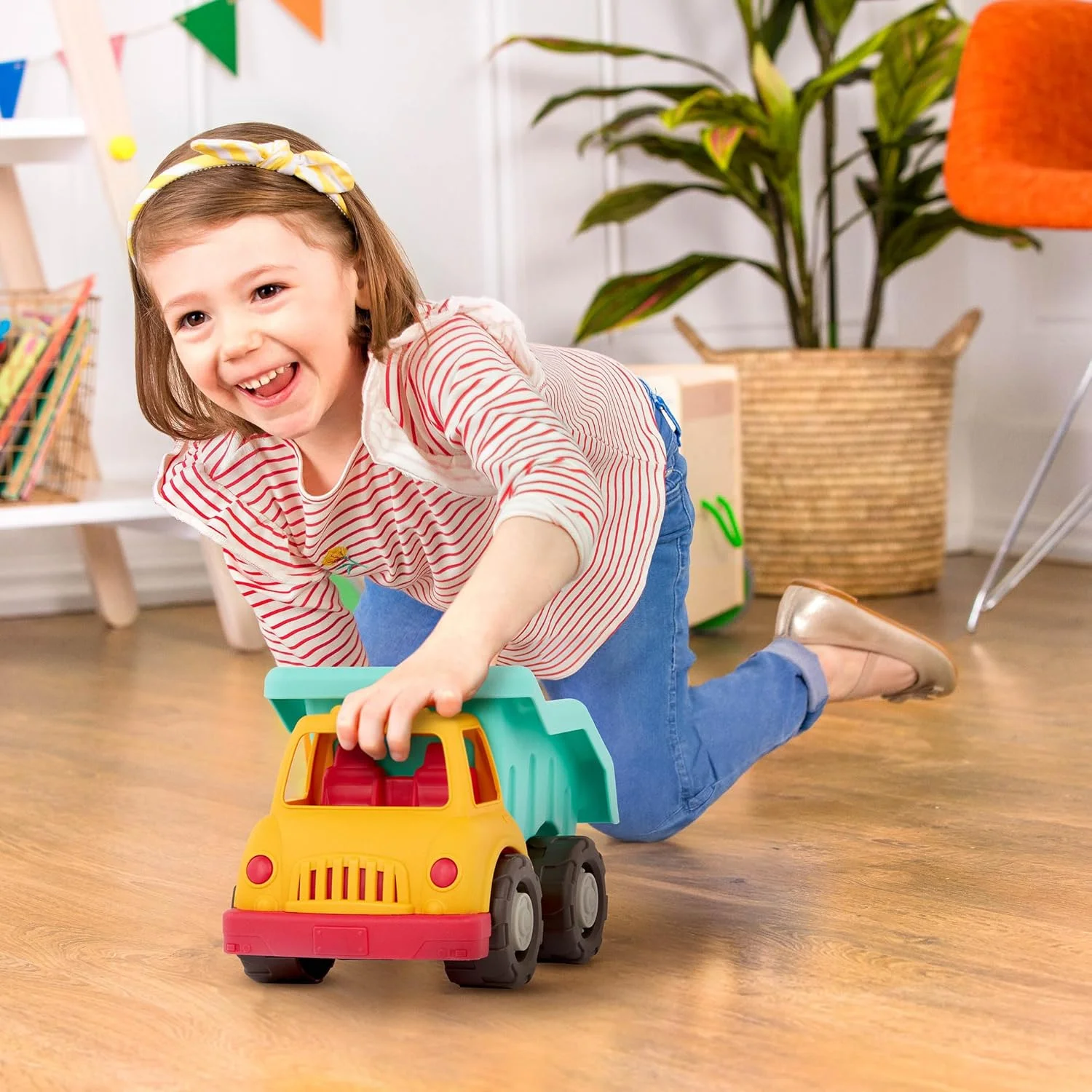 بَتات – واندر ویلز – کامیون کمپرسی – کامیون اسباب بازی برای کودکان نوپا – قطعات متحرک – اسباب بازی با ساختار بادوام و محکم – قابل بازیافت – کامیون کمپرسی