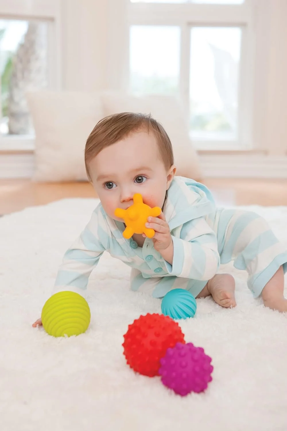 مجموعه توپ های چندگانه بافت دار Infantino، اسباب بازی برای نوزاد (کلاسیک) از 6 ماهگی به بالا - چند رنگ