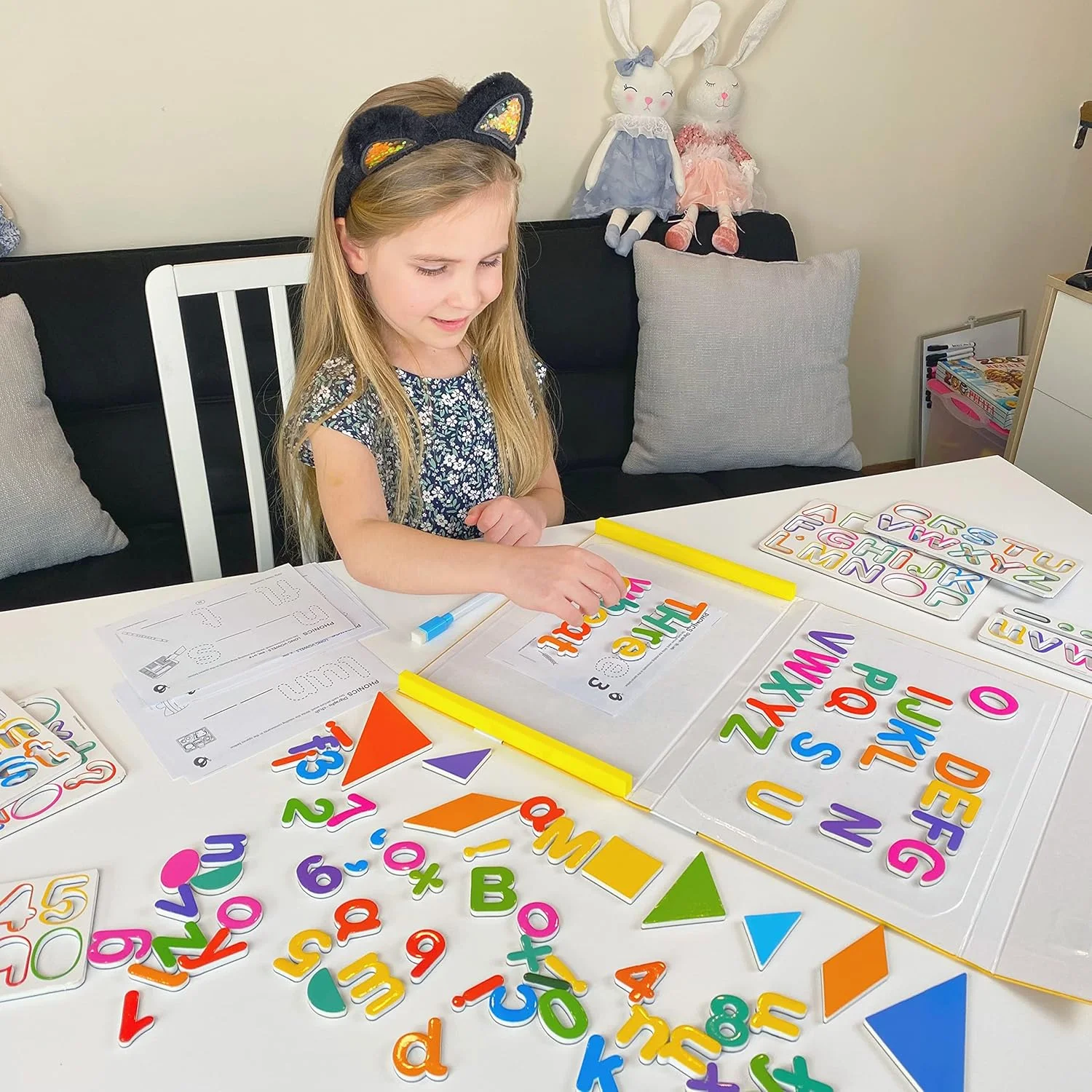 جعبه هدیه Butterfly EduFields برای کودکان 3، 4 و 5 ساله، تخته نوشتن مغناطیسی با بیش از 90 قطعه حروف الفبا، اعداد و اشکال مغناطیسی، اسباب بازی های آموزشی برای کودکان