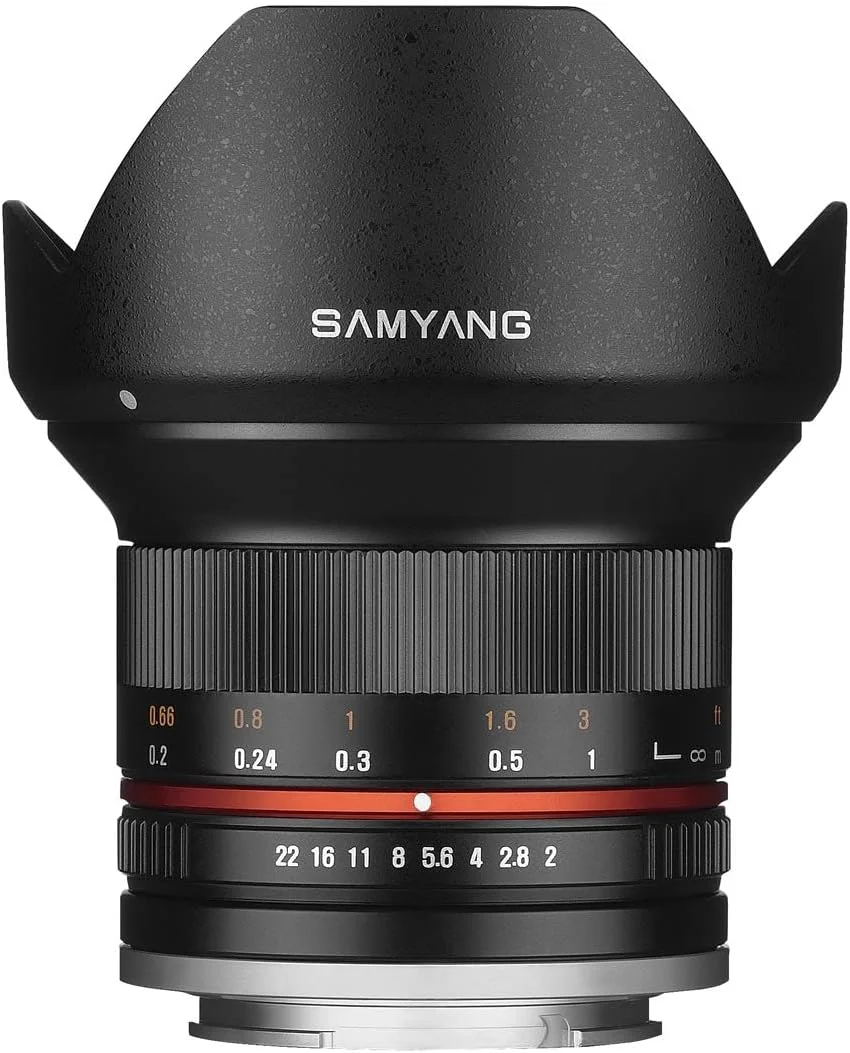لنز 12 میلی‌متری با دیافراگم F2.0 و فوکوس دستی سامیانگ مدل 1220509101 برای دوربین‌های میکرو چهار سوم - مشکی