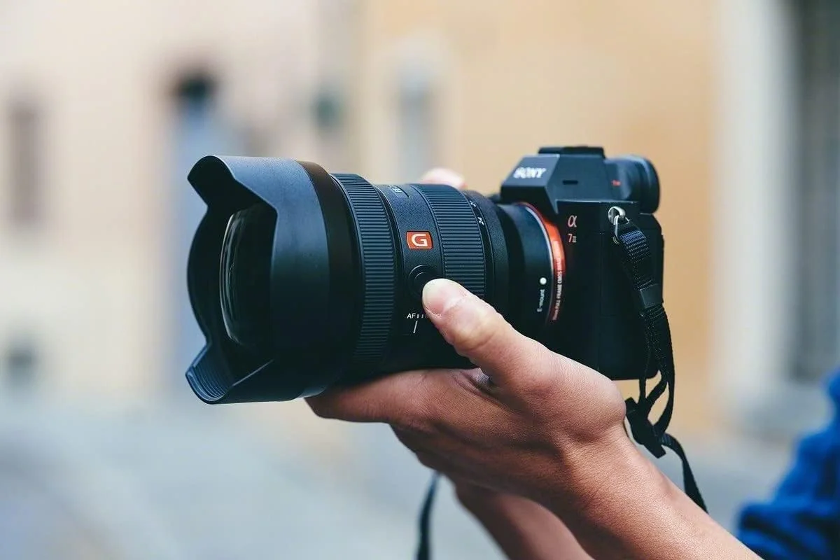 لنز زوم فوق عریض سونی FE 12-24mm F2.8 G Master با دیافراگم ثابت و دهانه کامل، مدل SEL1224GM