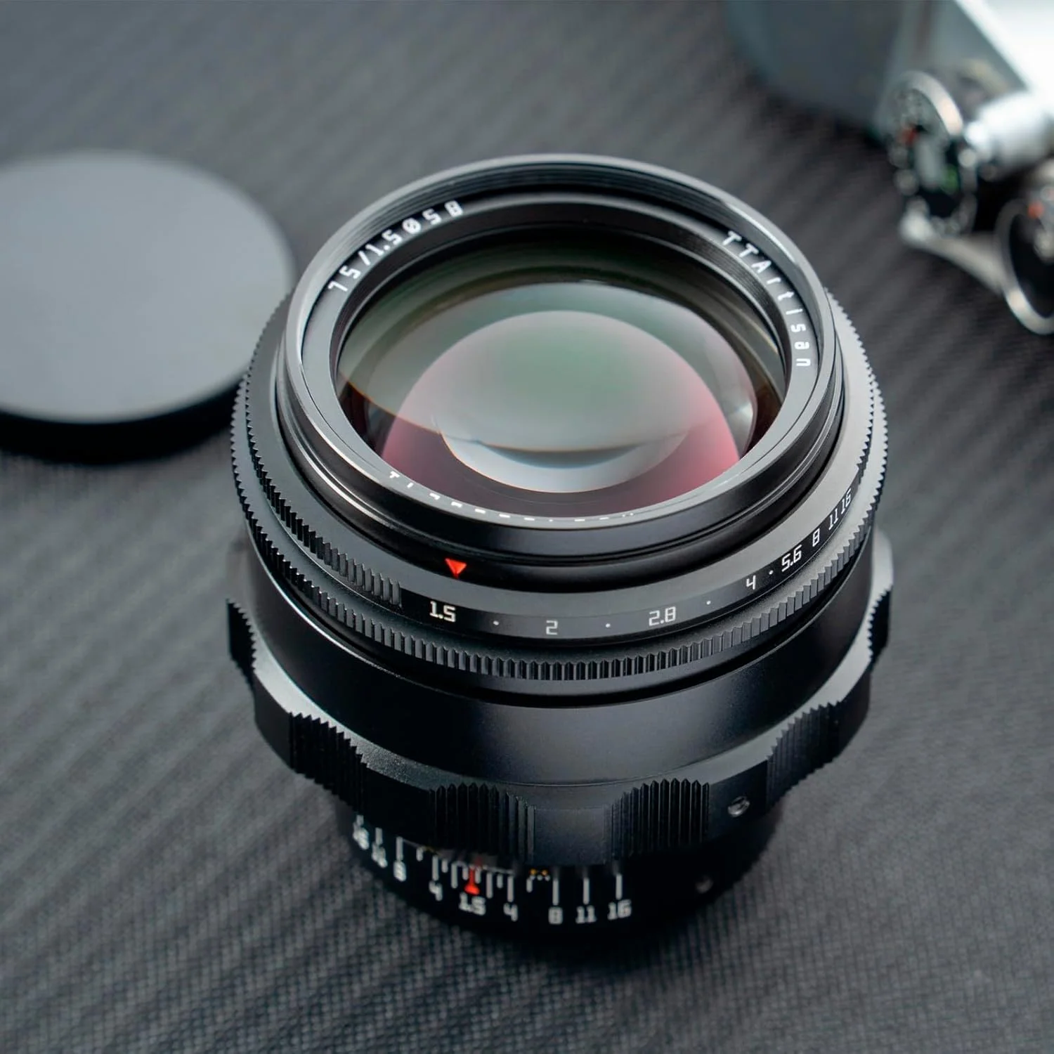 لنز پرایم 75mm F1.5 TTArtisan با دیافراگم بزرگ و بوکه چرخشی، فول فریم، فوکوس دستی، سازگار با دوربین های مانت M42 به همراه فیلتر لنز 58mm