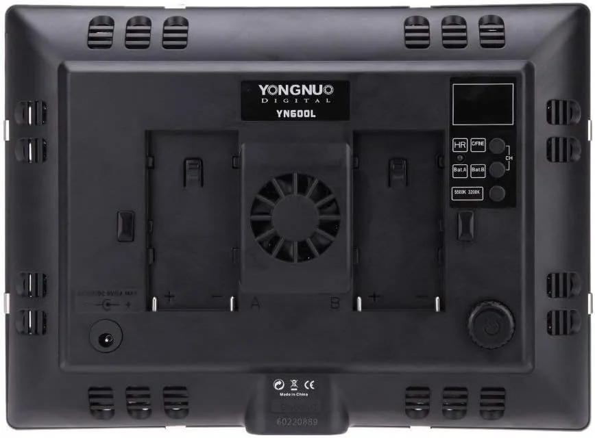 نور ویدئویی ال ای دی حرفه ای Yongnuo YN600 با دمای رنگ 5500K و روشنایی قابل تنظیم به همراه منبع تغذیه خارجی برای دوربین های فیلمبرداری DSLR نور ویدئویی ال ای دی حرفه ای Yongnuo YN600 با دمای رنگ 5500K و روشنایی قابل تنظیم به همراه منبع تغذیه خارجی برای دوربین های فیلمبرداری DSLR