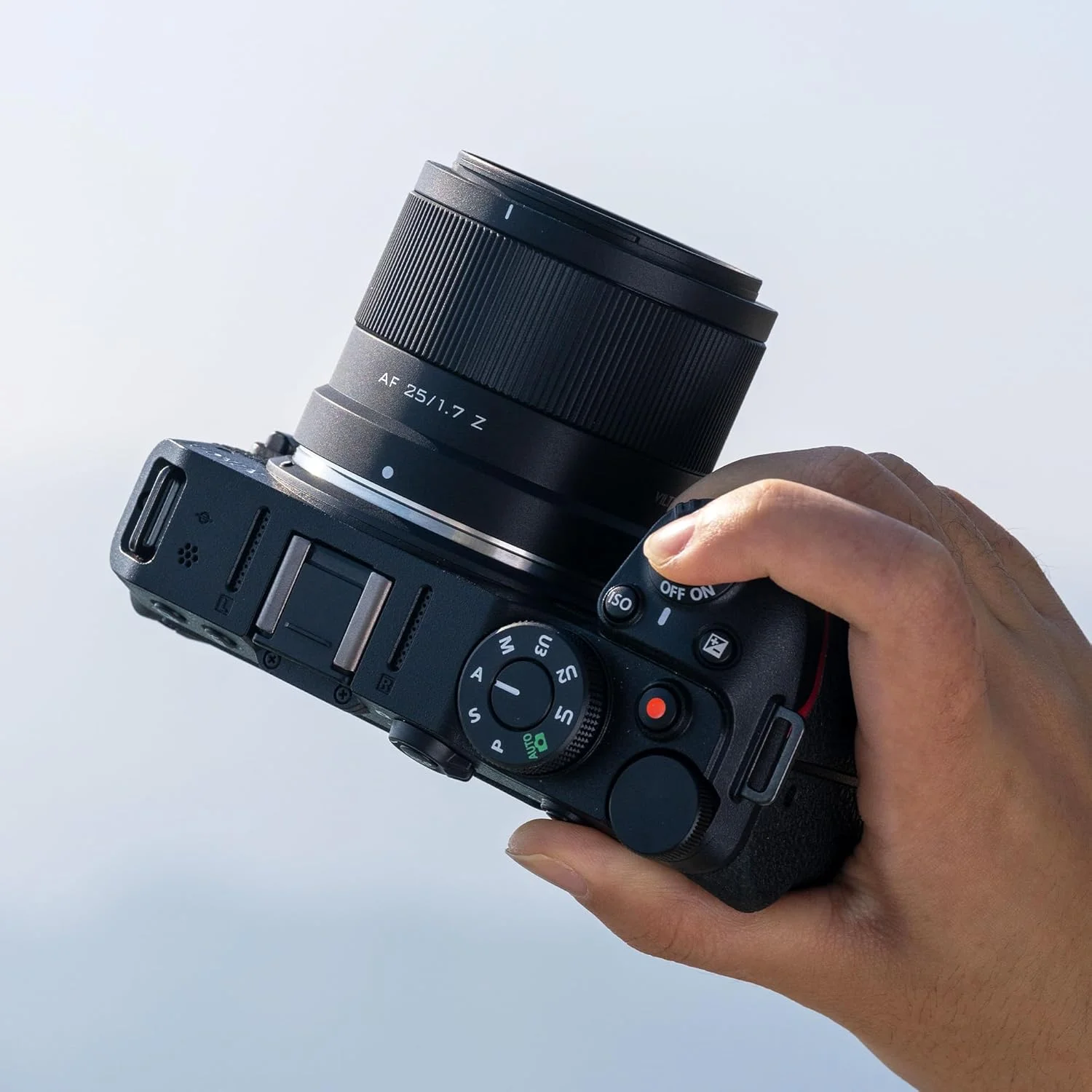 لنز ویلتراکس 25 میلیمتری f/1.7 با مانت Z و فرمت APS-C، لنز پرایم با دیافراگم باز و فوکوس خودکار STM، سازگار با دوربینهای نیکون با مانت Z مدلهای Z5 Z50 Z5 Z6 Z6II Z7 Z7II ZFC Z30 Z9 Z8 Z6III لنز ویلتراکس 25 میلیمتری f/1.7 با مانت Z و فرمت APS-C، لنز پرایم با دیافراگم باز و فوکوس خودکار STM، سازگار با دوربینهای نیکون با مانت Z مدلهای Z5 Z50 Z5 Z6 Z6II Z7 Z7II ZFC Z30 Z9 Z8 Z6III