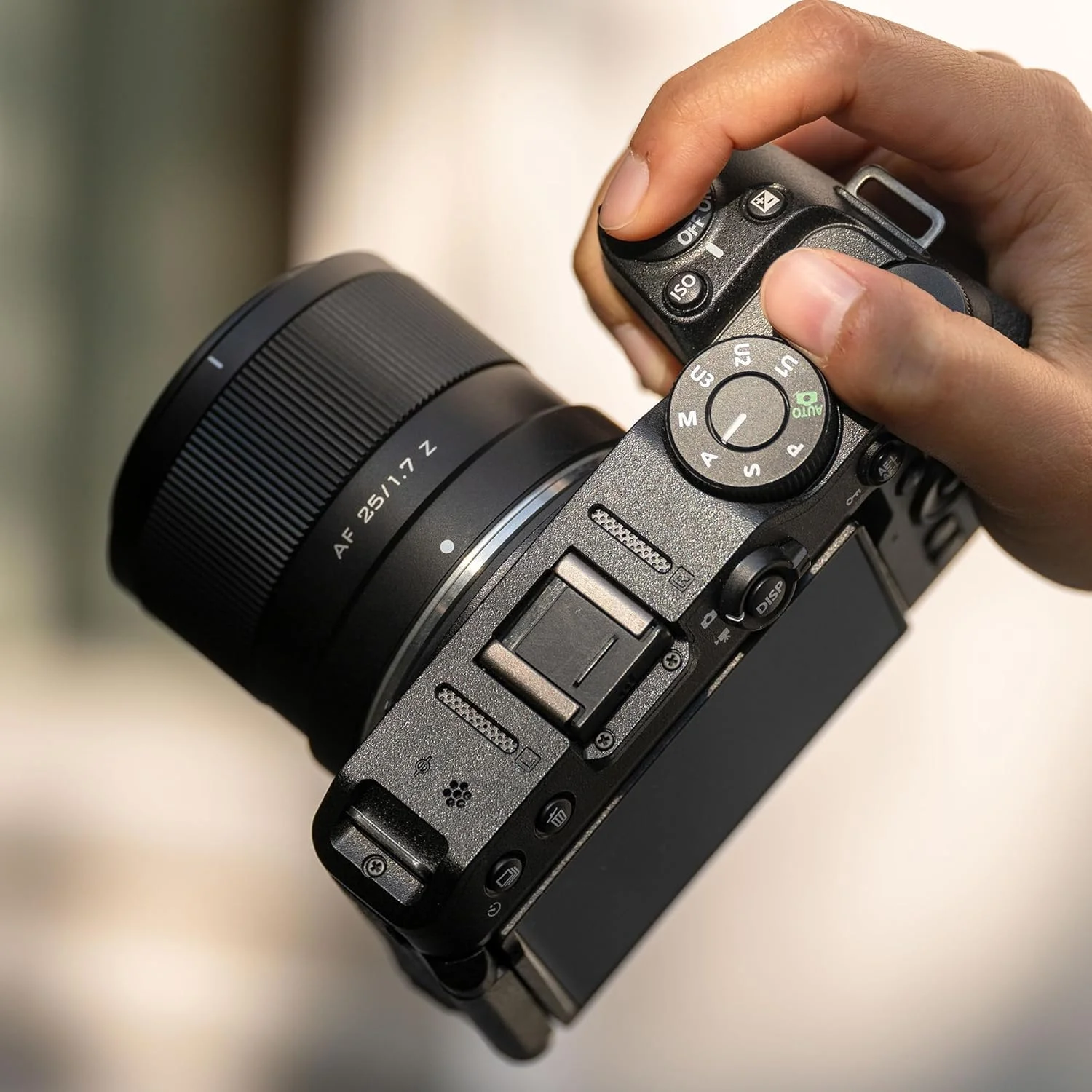 لنز ویلتراکس 25 میلیمتری f/1.7 با مانت Z و فرمت APS-C، لنز پرایم با دیافراگم باز و فوکوس خودکار STM، سازگار با دوربینهای نیکون با مانت Z مدلهای Z5 Z50 Z5 Z6 Z6II Z7 Z7II ZFC Z30 Z9 Z8 Z6III لنز ویلتراکس 25 میلیمتری f/1.7 با مانت Z و فرمت APS-C، لنز پرایم با دیافراگم باز و فوکوس خودکار STM، سازگار با دوربینهای نیکون با مانت Z مدلهای Z5 Z50 Z5 Z6 Z6II Z7 Z7II ZFC Z30 Z9 Z8 Z6III