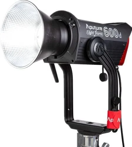 نور ویدئویی Aputure 600D، نور ویدئویی LED COB با توان 600 وات و نور روز 5600K (V-Mount)، 100000 لوکس در 1 متر با جلوه‌های نورپردازی، پشتیبانی از کنترل برنامه برای استودیو، فیلمبرداری ویدئویی، بازی، پخش (LS 600D)
