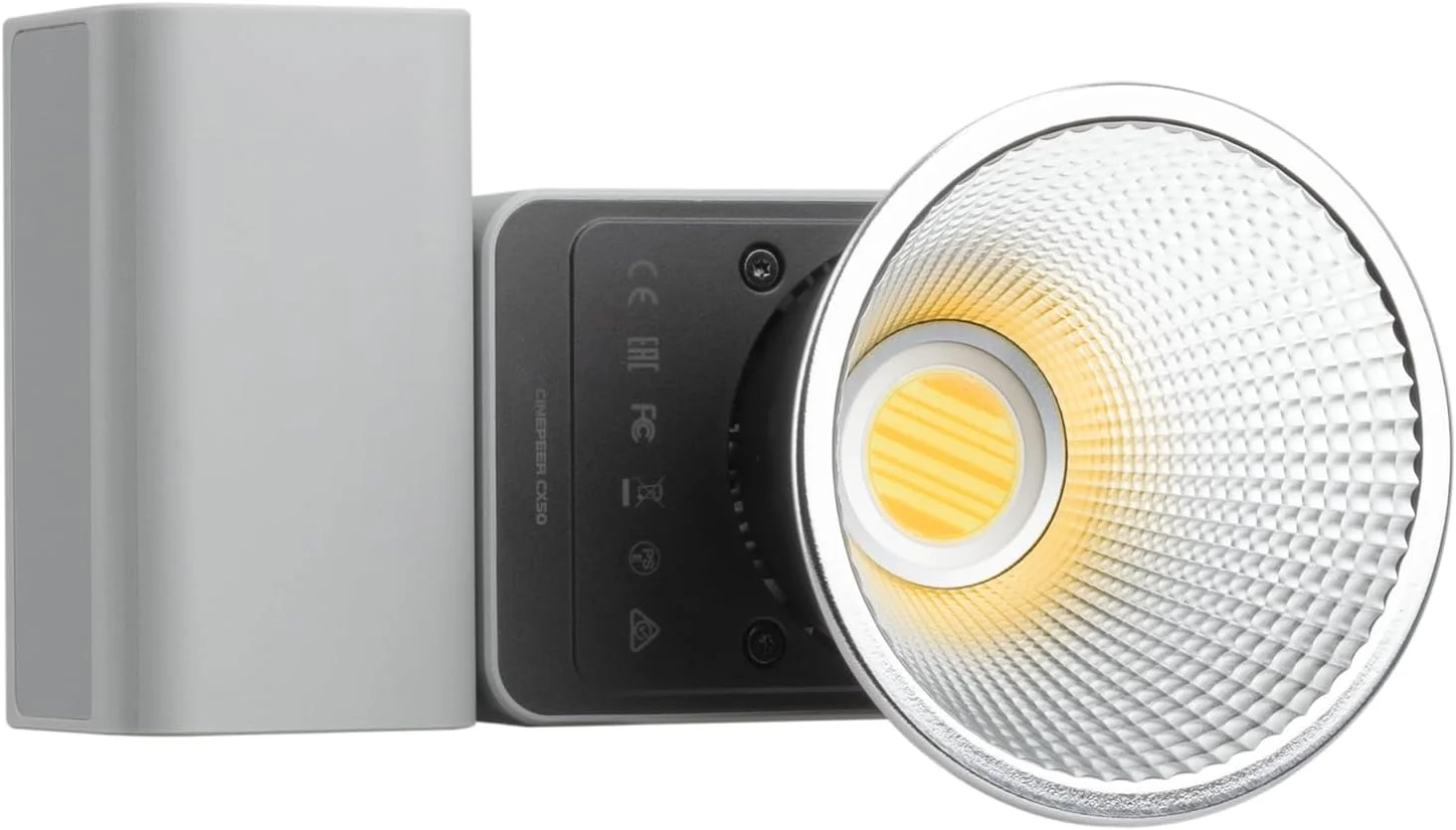 نور ویدئویی RGB مدل ZHIYUN CINEPEER CX50 با توان 50 وات، طیف رنگی کامل 2700K-6500K، کنترل از طریق اپلیکیشن به همراه باتری، نورپردازی خروجی مداوم با TLCI/CRI95+ برای ضبط ویدئو و عکاسی