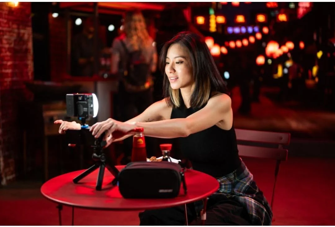 نور LED دو رنگ جیبی Amaran Ace 25x: حالت تقویت تا 32 وات، نور ویدیویی مینی دو رنگ (2700-6500K)، 1636 لوکس در 1 متر، باتری 4500 میلی آمپر ساعتی با شارژ سریع PD برای سازندگان موبایل (ذغالی)