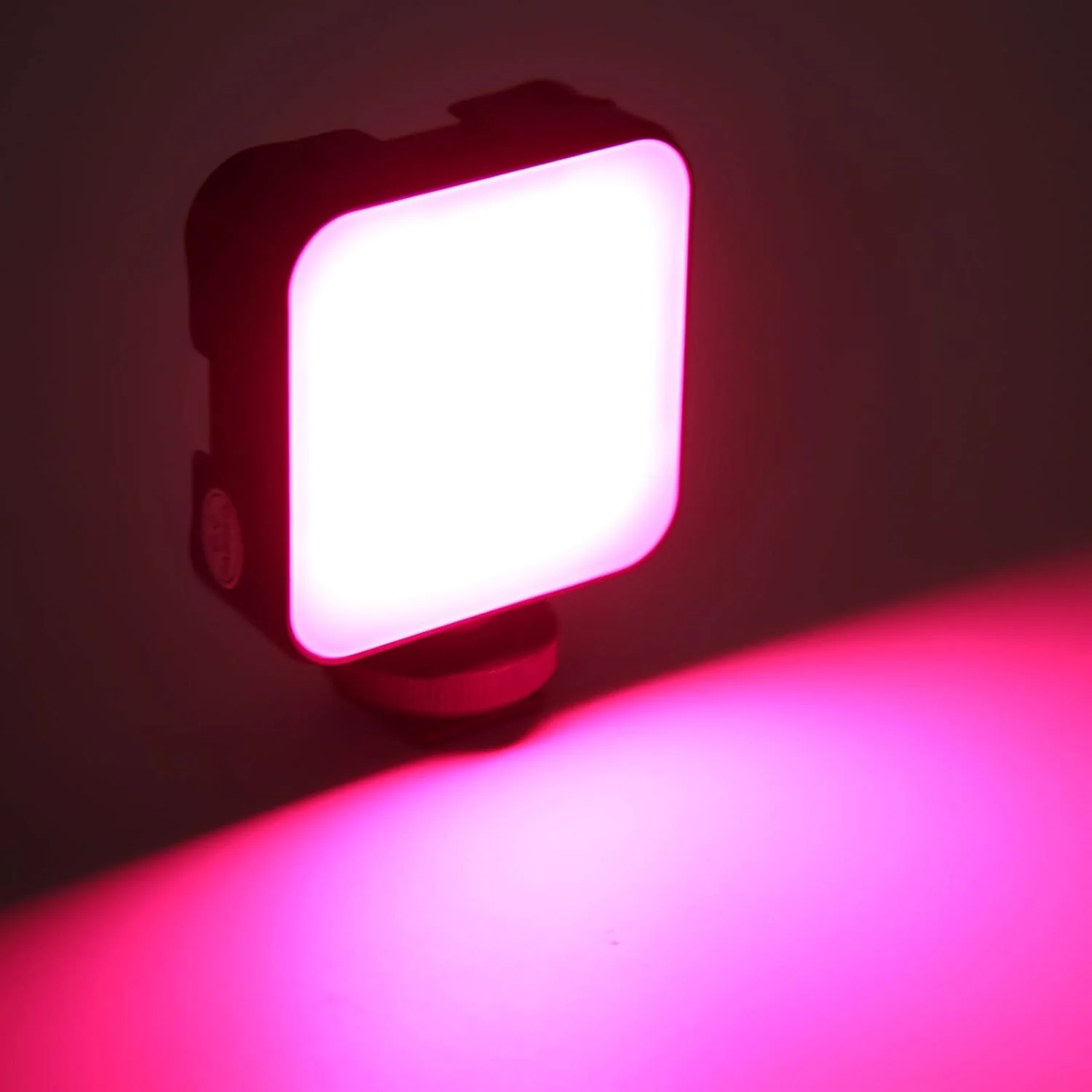 نور ویدئویی LED، 2500-9000K 2000Mah RGB قابل شارژ با رنگ کامل 360 درجه و 3 پایه کفشک سرد برای ولاگ