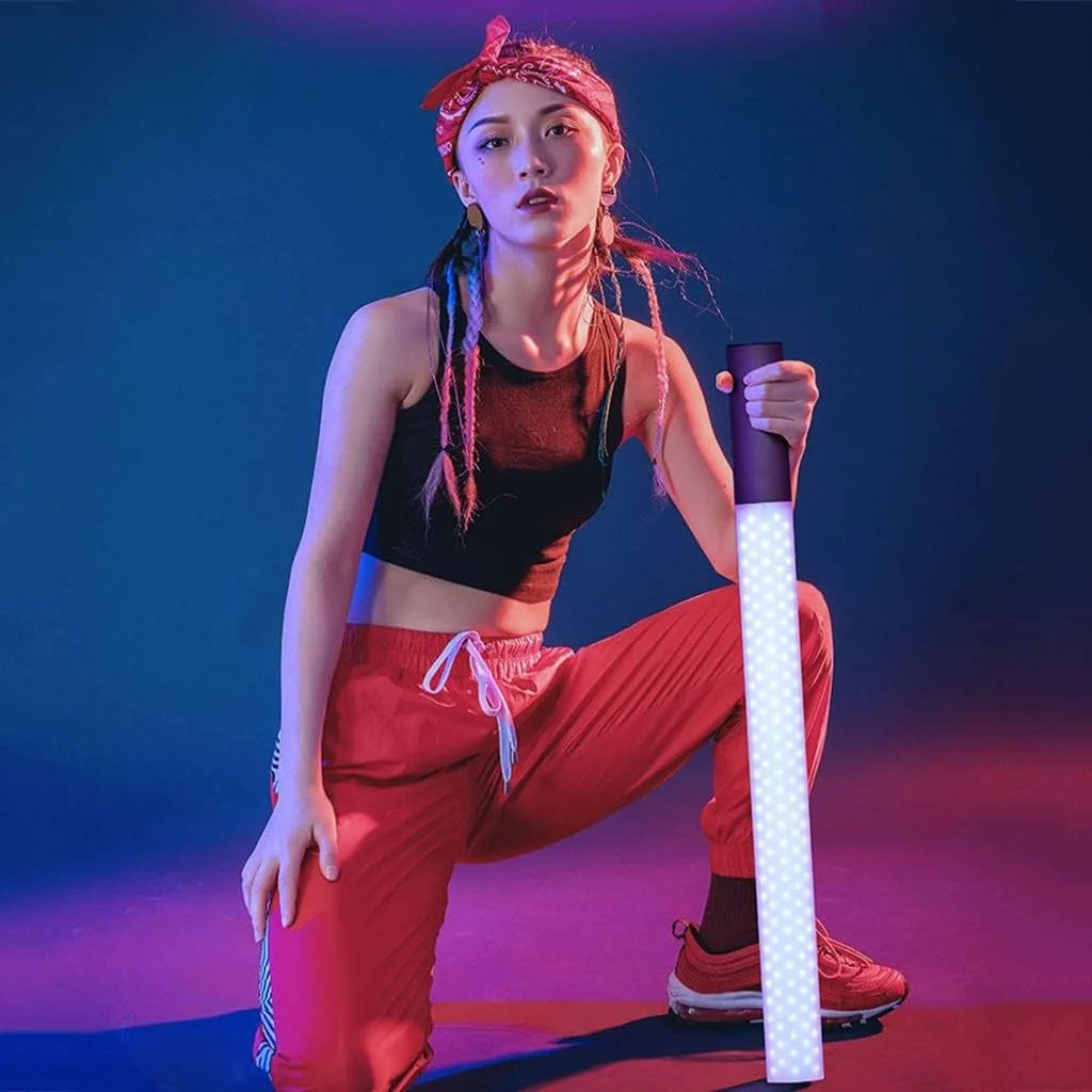 چراغ LED قابل حمل برای عکاسی، میله نور ویدئویی RGB LED، نور پرکننده دستی، 12 حالت نورپردازی، کم نور شدن پیوسته، CRI 96+، 2500K-8500K، کیف حمل