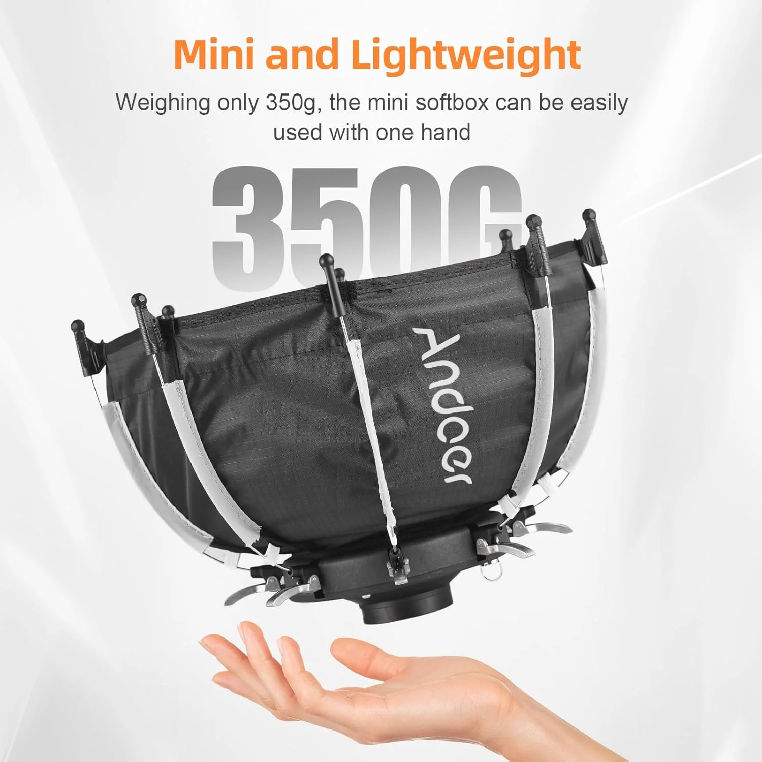 نور ویدئویی RGB COB قابل حمل 55 واتی با دمای رنگی 2800K تا 6800K و قابلیت تنظیم نور، دارای 9 جلوه نوری به همراه سافت باکس هشت ضلعی، دسته، ریموت کنترل برای پخش زنده، استودیوی خانگی، عکاسی پرتره محصول