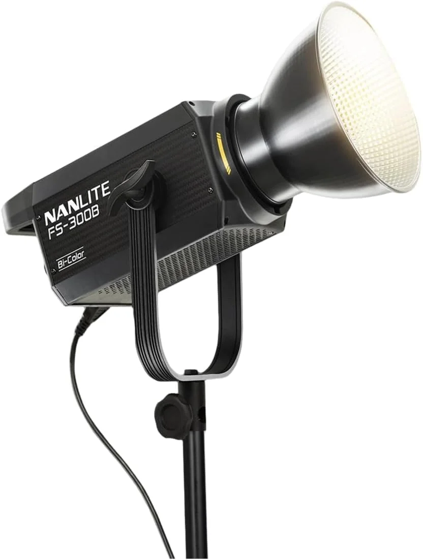 نورافکن ال ای دی دو رنگ Nanlite FS-300B 300W با قابلیت تنظیم 2700K-6500K، CRI 96، کنترل از طریق اپلیکیشن، مانت بوئنز مناسب برای عکاسی، فیلمبرداری، یوتیوب، تولید محتوای تیک تاک و پخش زنده نورافکن ال ای دی دو رنگ Nanlite FS-300B 300W با قابلیت تنظیم 2700K-6500K، CRI 96، کنترل از طریق اپلیکیشن، مانت بوئنز مناسب برای عکاسی، فیلمبرداری، یوتیوب، تولید محتوای تیک تاک و پخش زنده