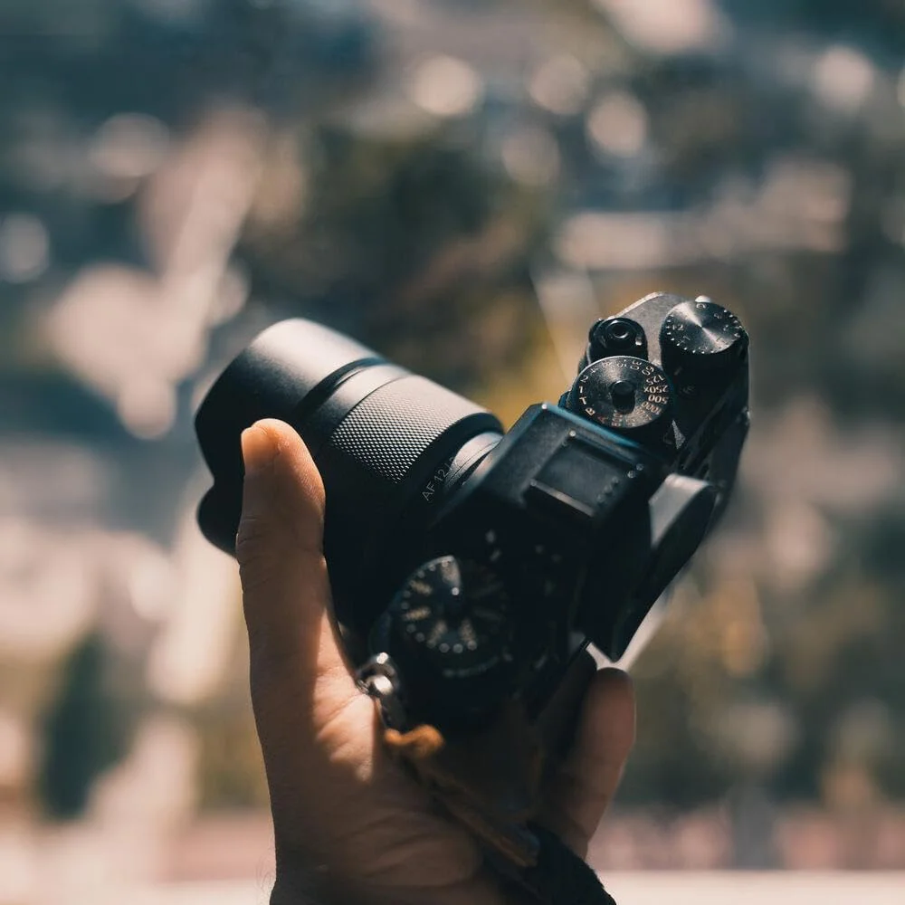 لنز 12mm f/2.0 AF سامیانگ با زاویه دید فوق عریض و فوکوس خودکار APS-C مناسب برای Fujifilm X (مدل SYIO12AF-FX)، مشکی لنز 12mm f/2.0 AF سامیانگ با زاویه دید فوق عریض و فوکوس خودکار APS-C مناسب برای Fujifilm X (مدل SYIO12AF-FX)، مشکی