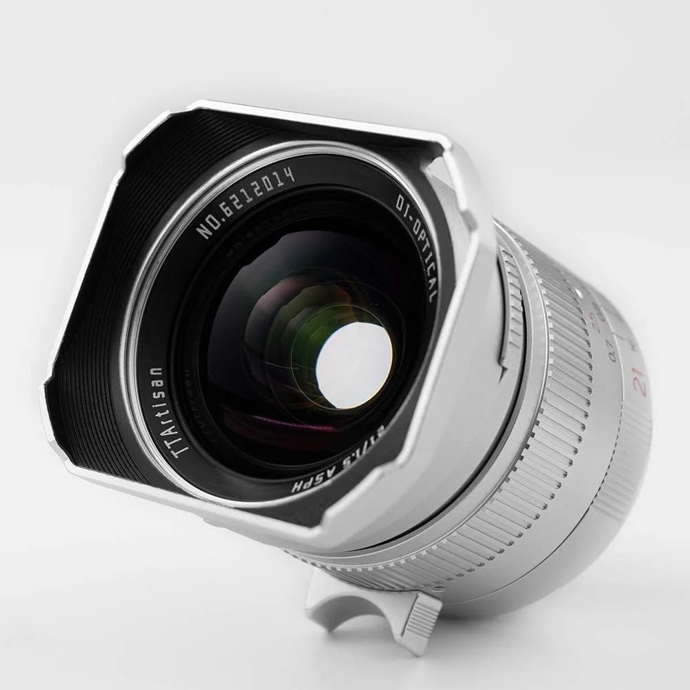 لنز زاویه باز 21 میلی‌متری TTArtisan با دیافراگم F1.5 مناسب دوربین‌های Leica M-Mount مانند M2 M3 M4 M9 M10 - نقره‌ای